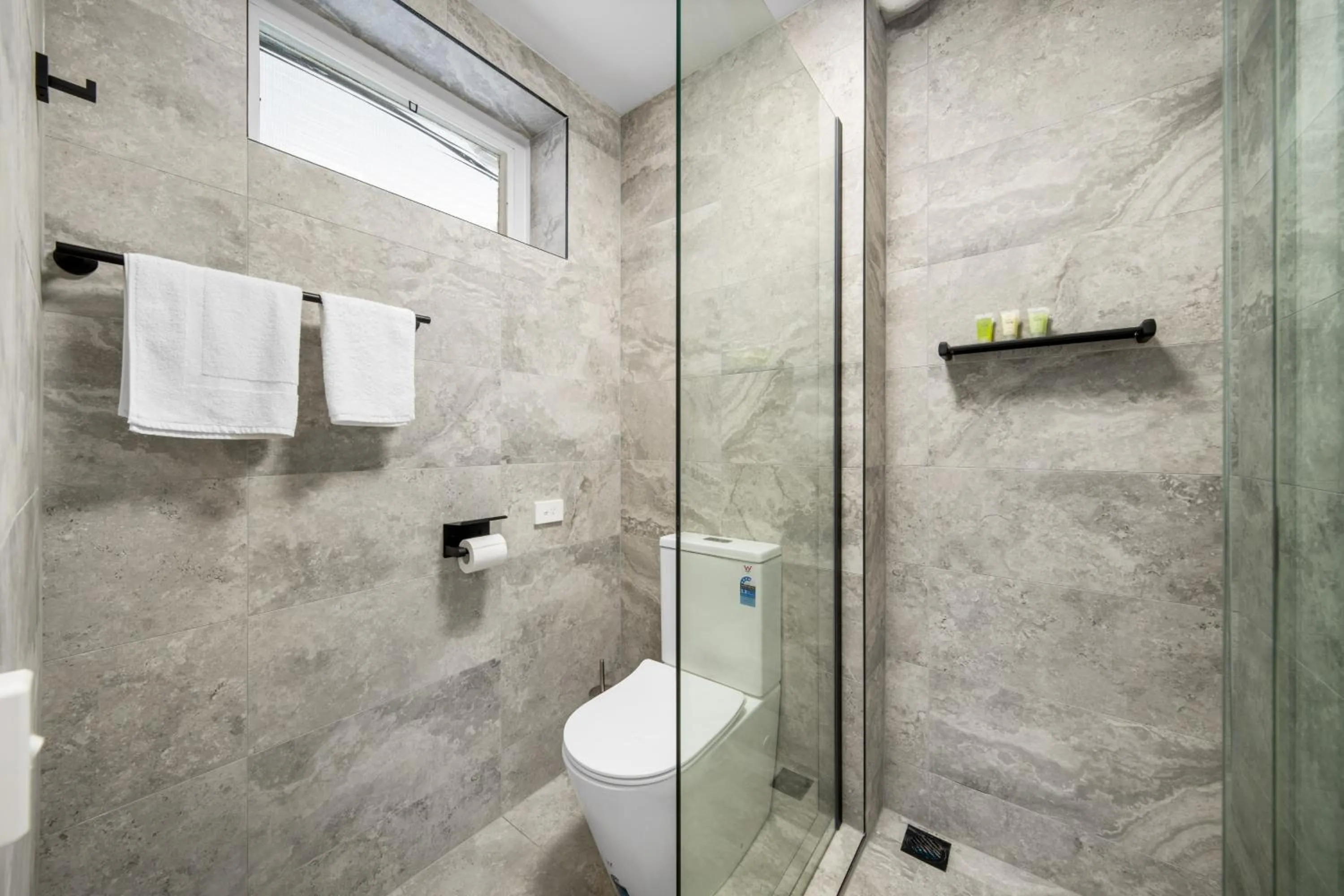 Shower in Kingsway Motel Geelong