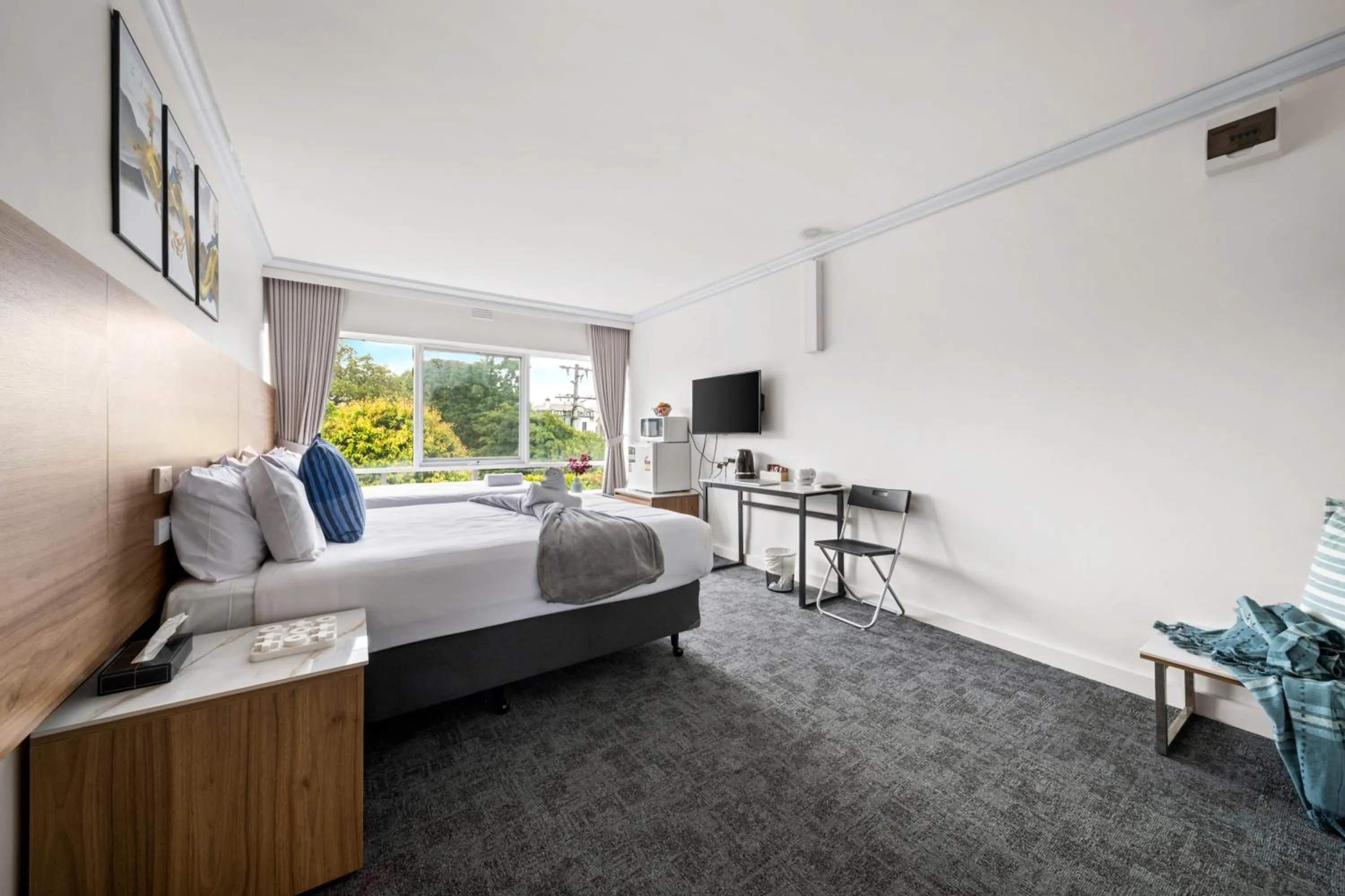 Bed in Kingsway Motel Geelong