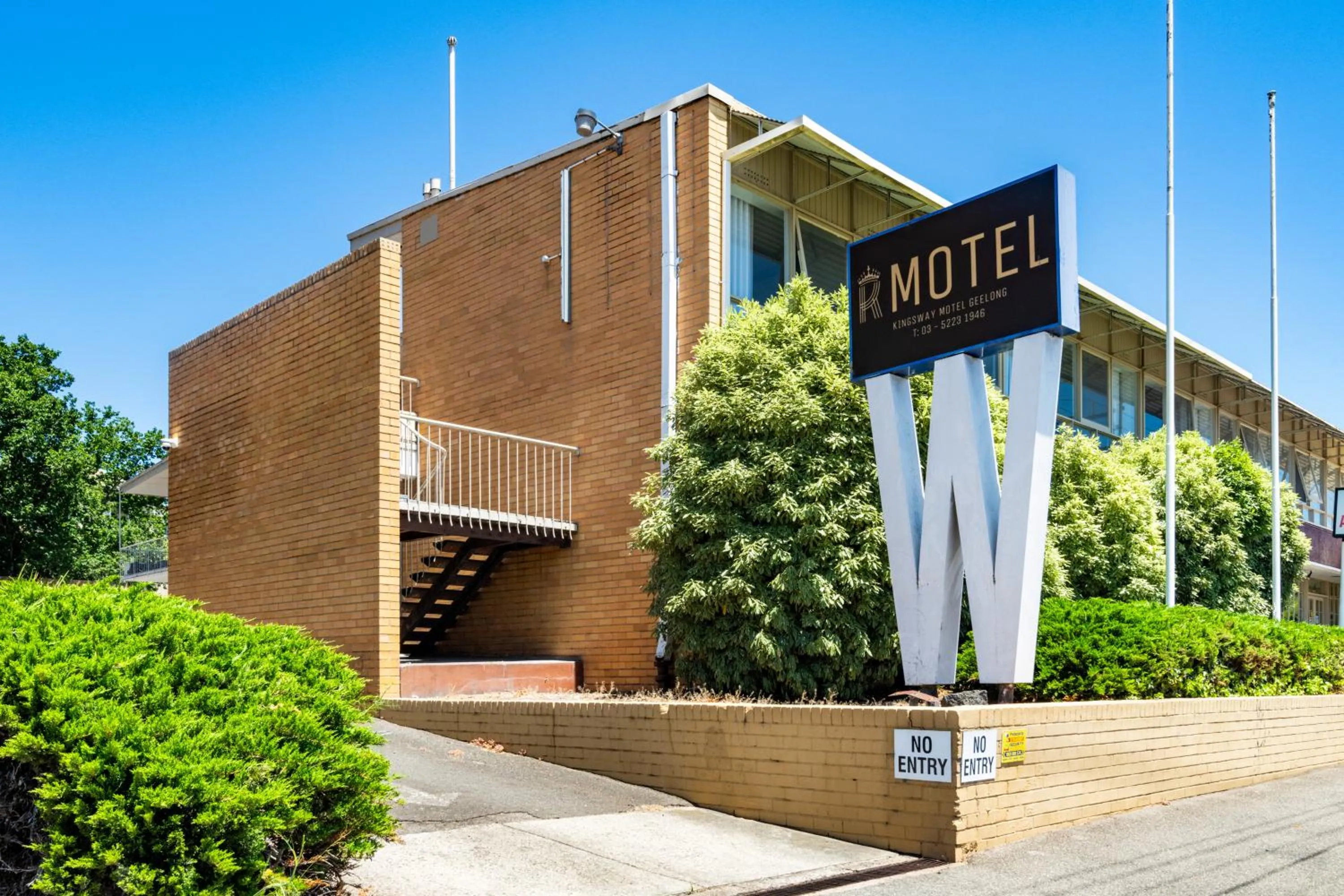 Property building in Kingsway Motel Geelong