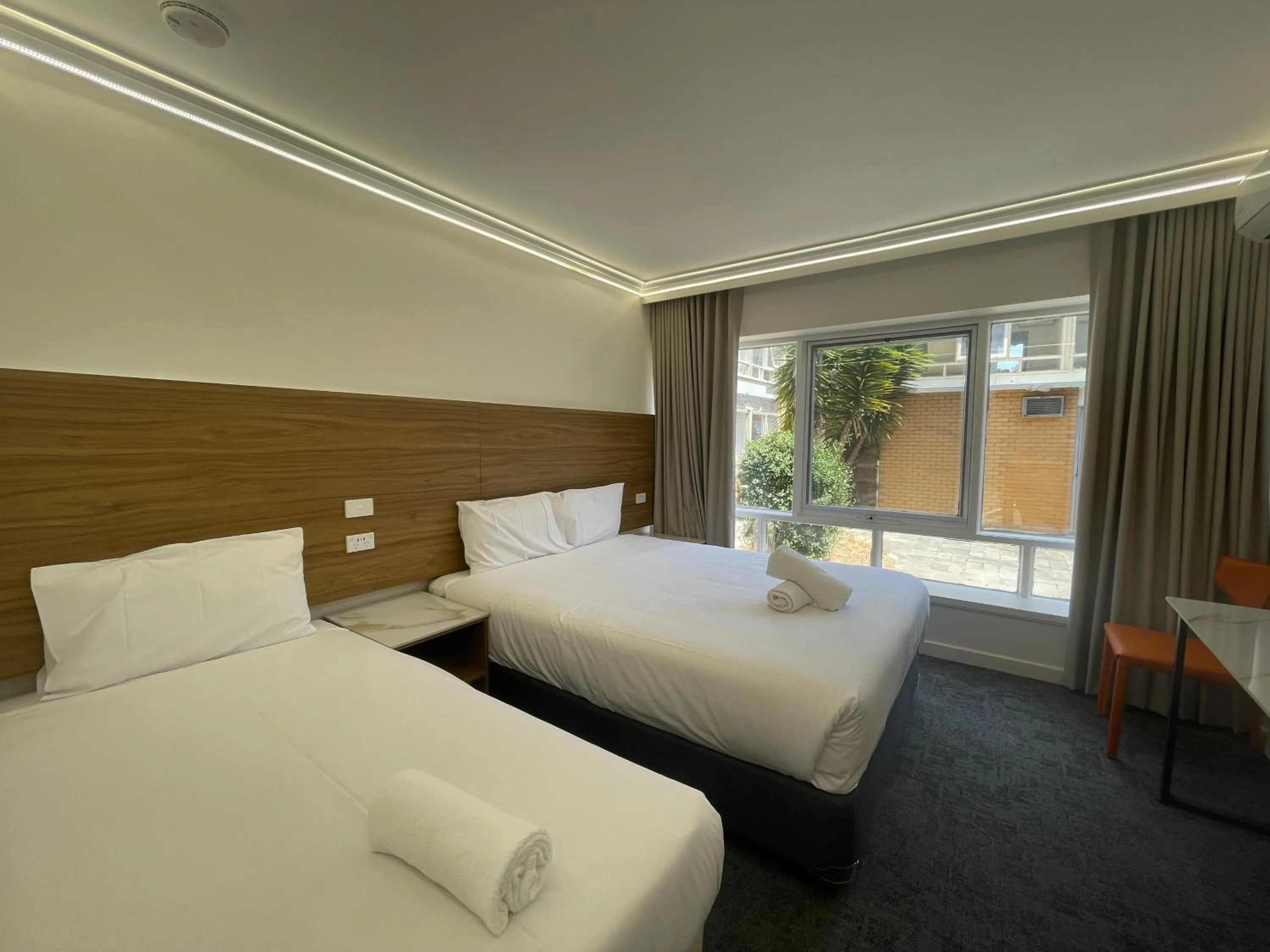 Bed in Kingsway Motel Geelong