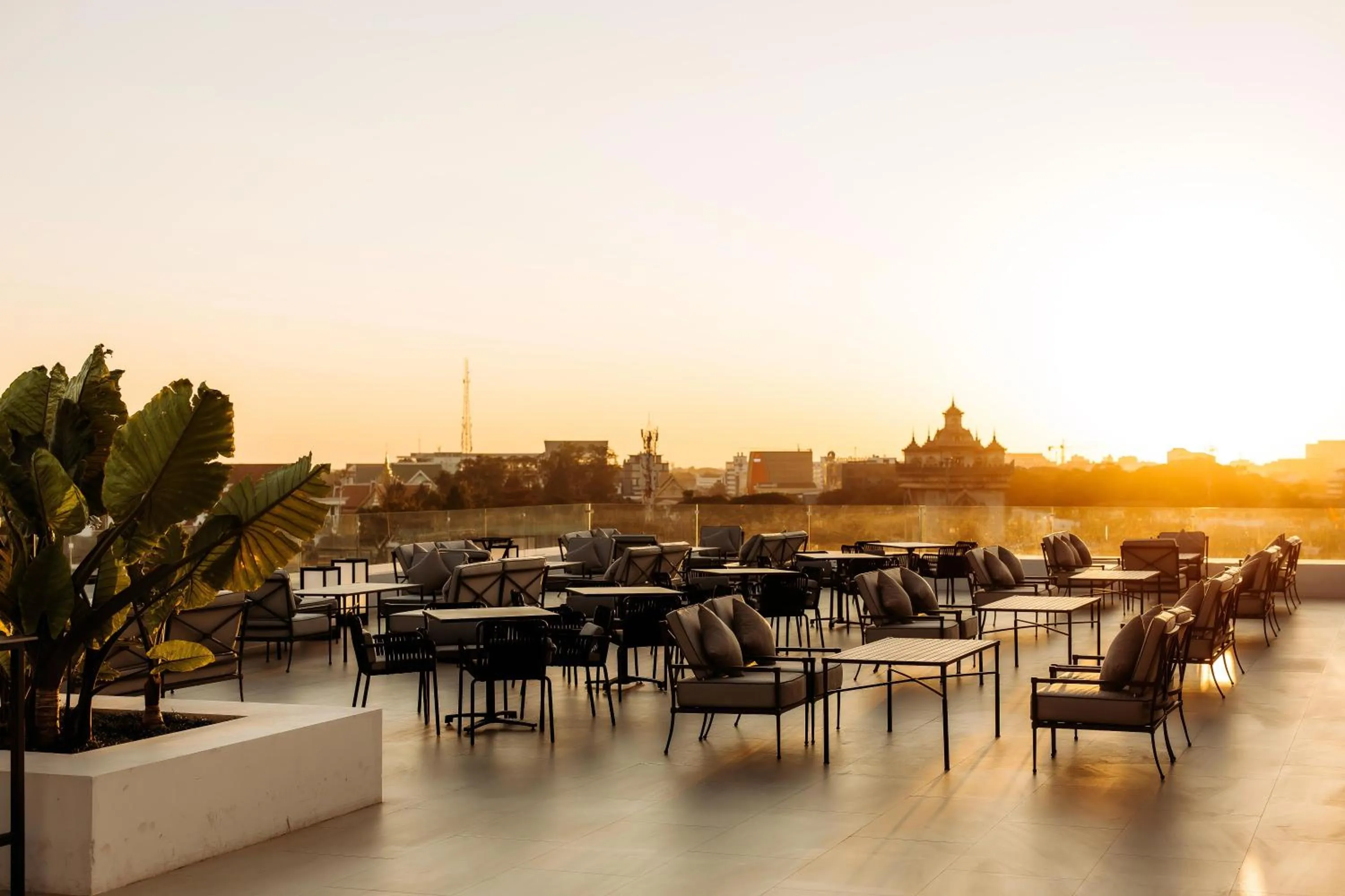 Restaurant/places to eat in Souphattra Hotel Vientiane