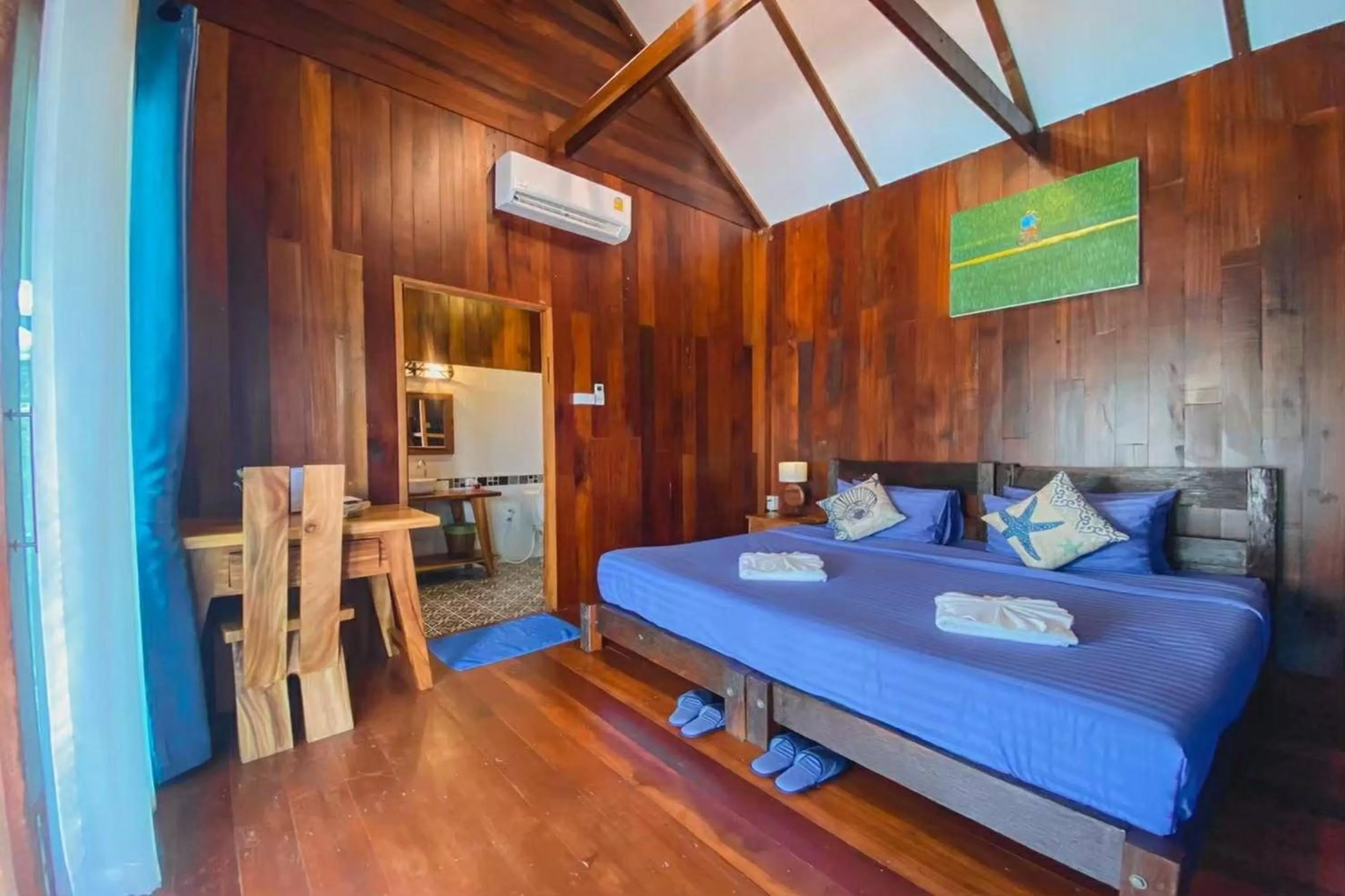 Bed in Buffalo Island Resort