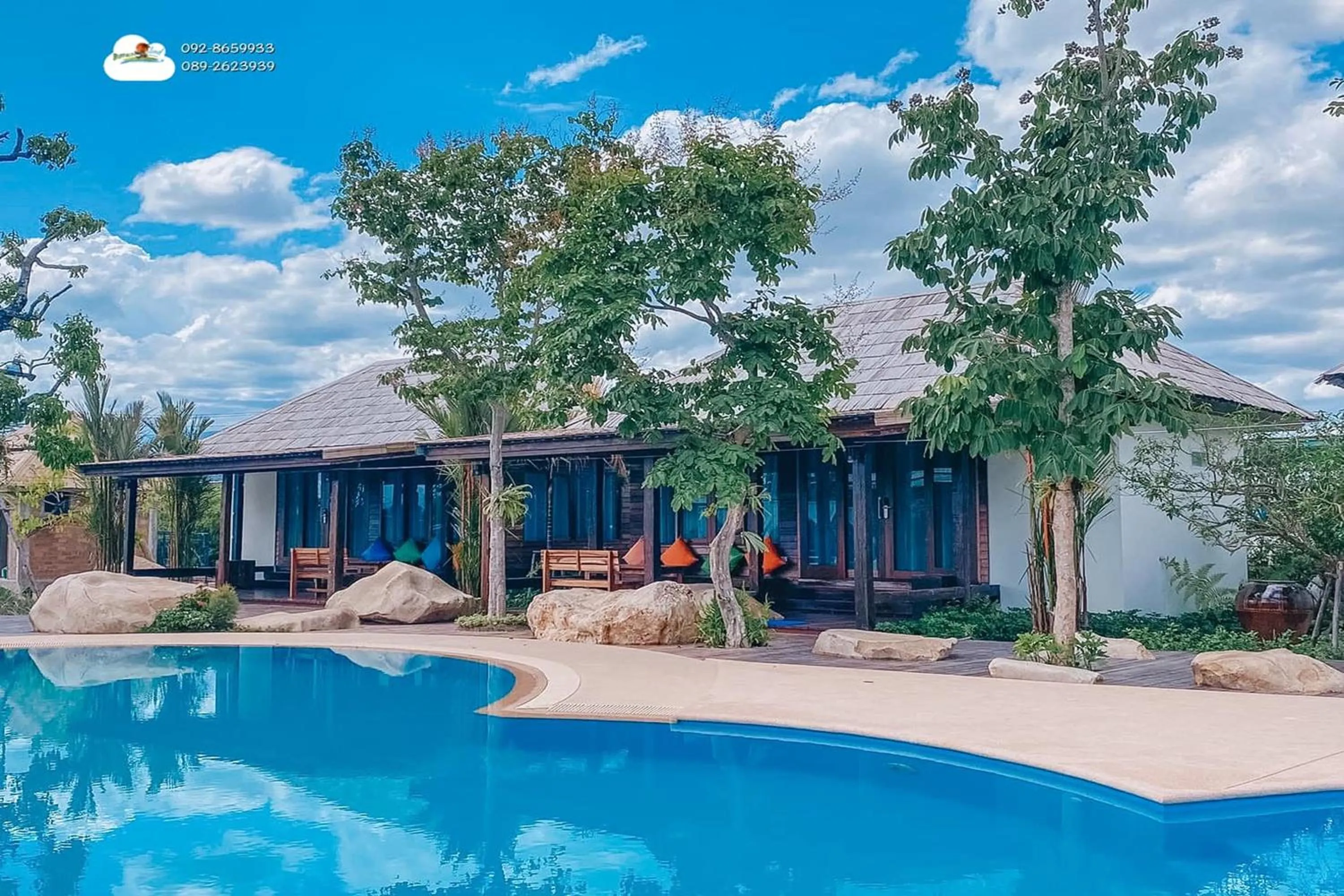 Swimming pool in Buffalo Island Resort