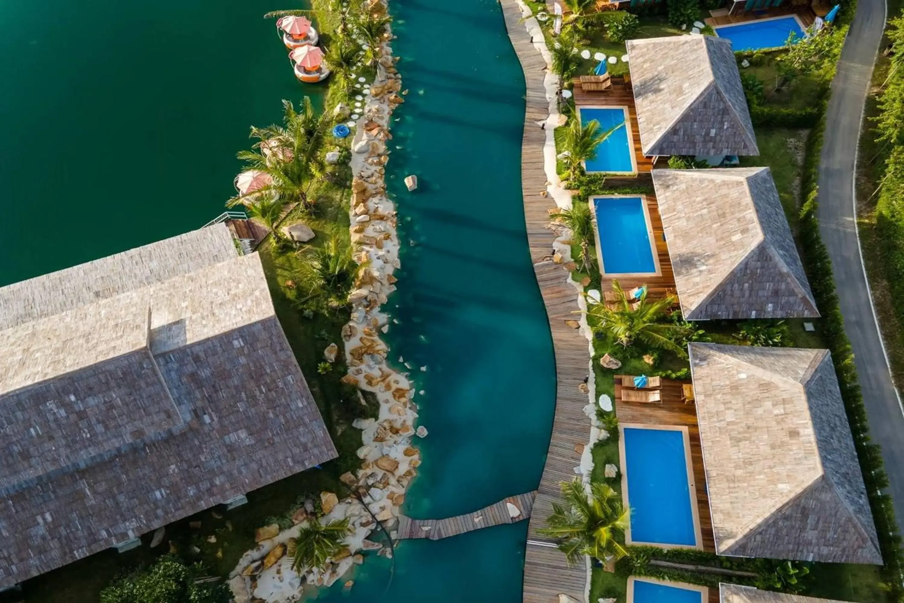 Pool view in Buffalo Island Resort Pool view in Buffalo Island Resort