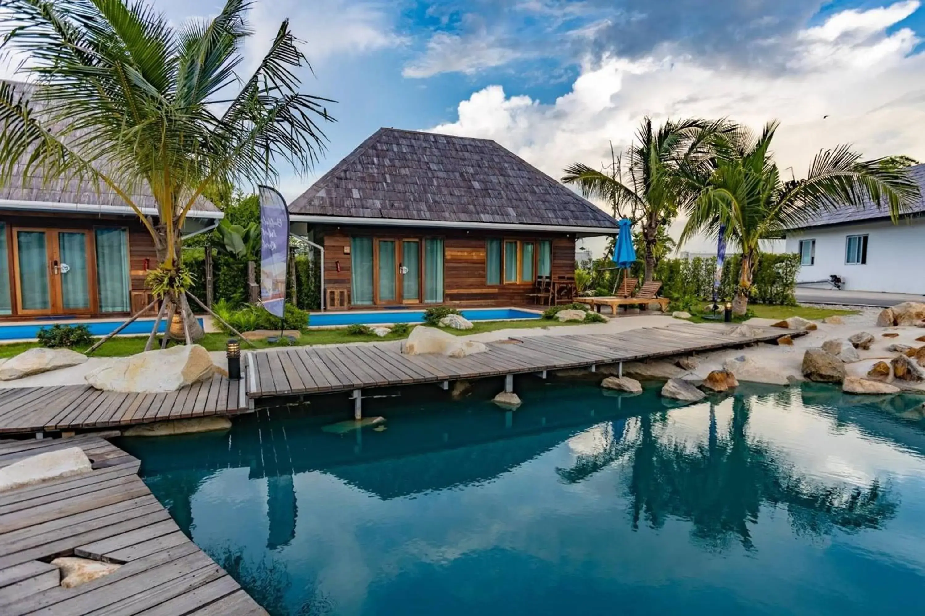 Property building in Buffalo Island Resort Property building in Buffalo Island Resort