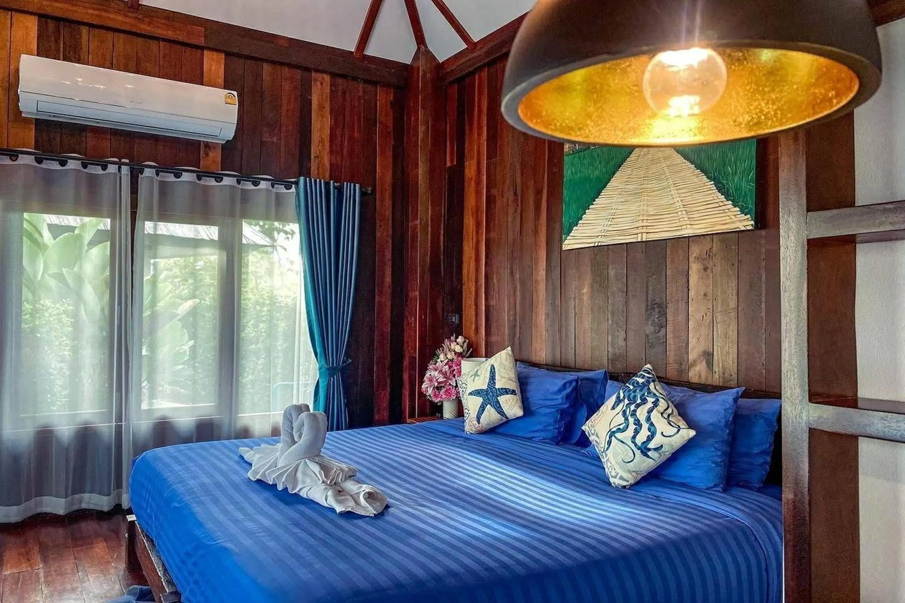 Bed in Buffalo Island Resort