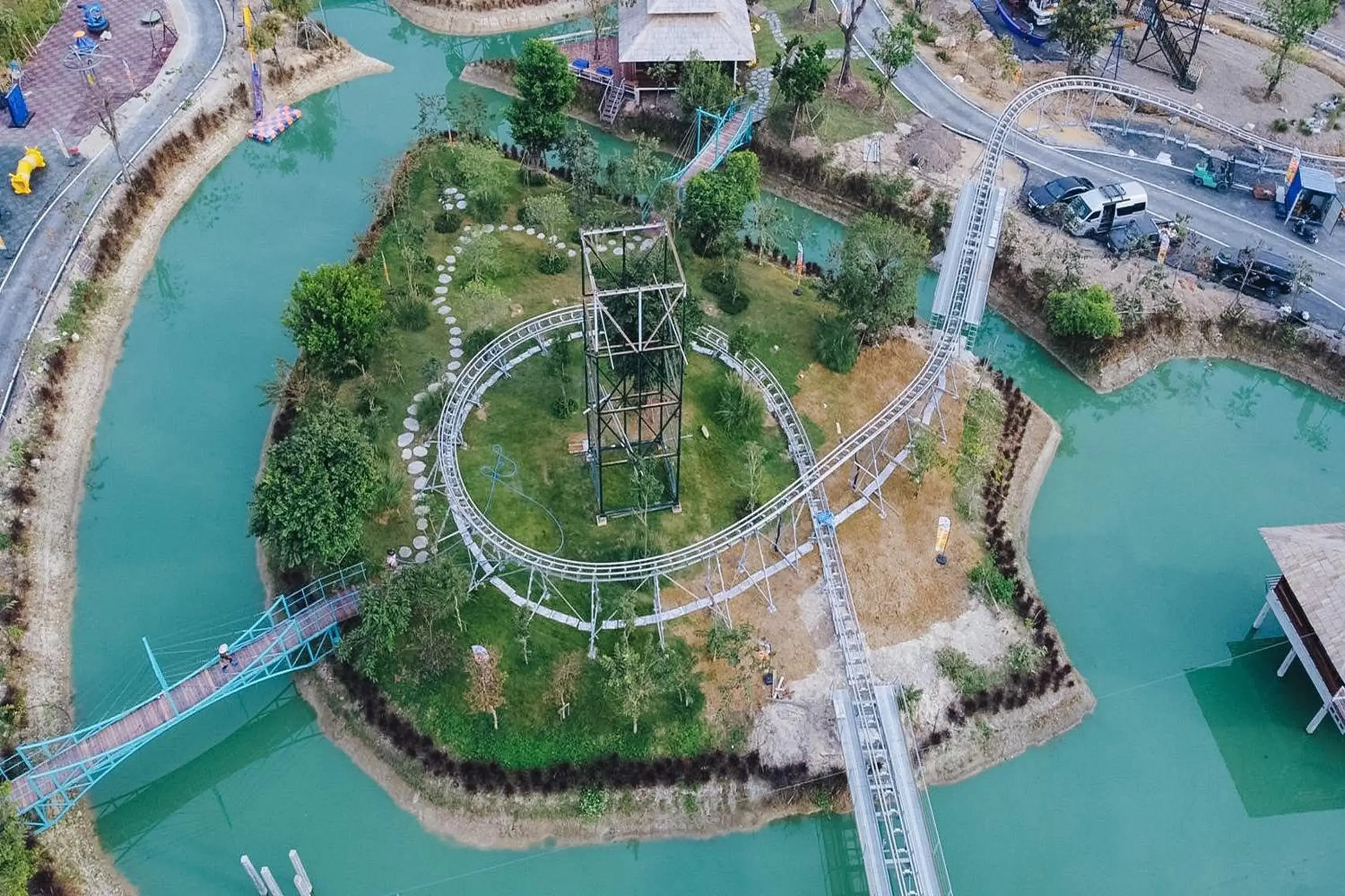 Swimming pool in Buffalo Island Resort Swimming pool in Buffalo Island Resort