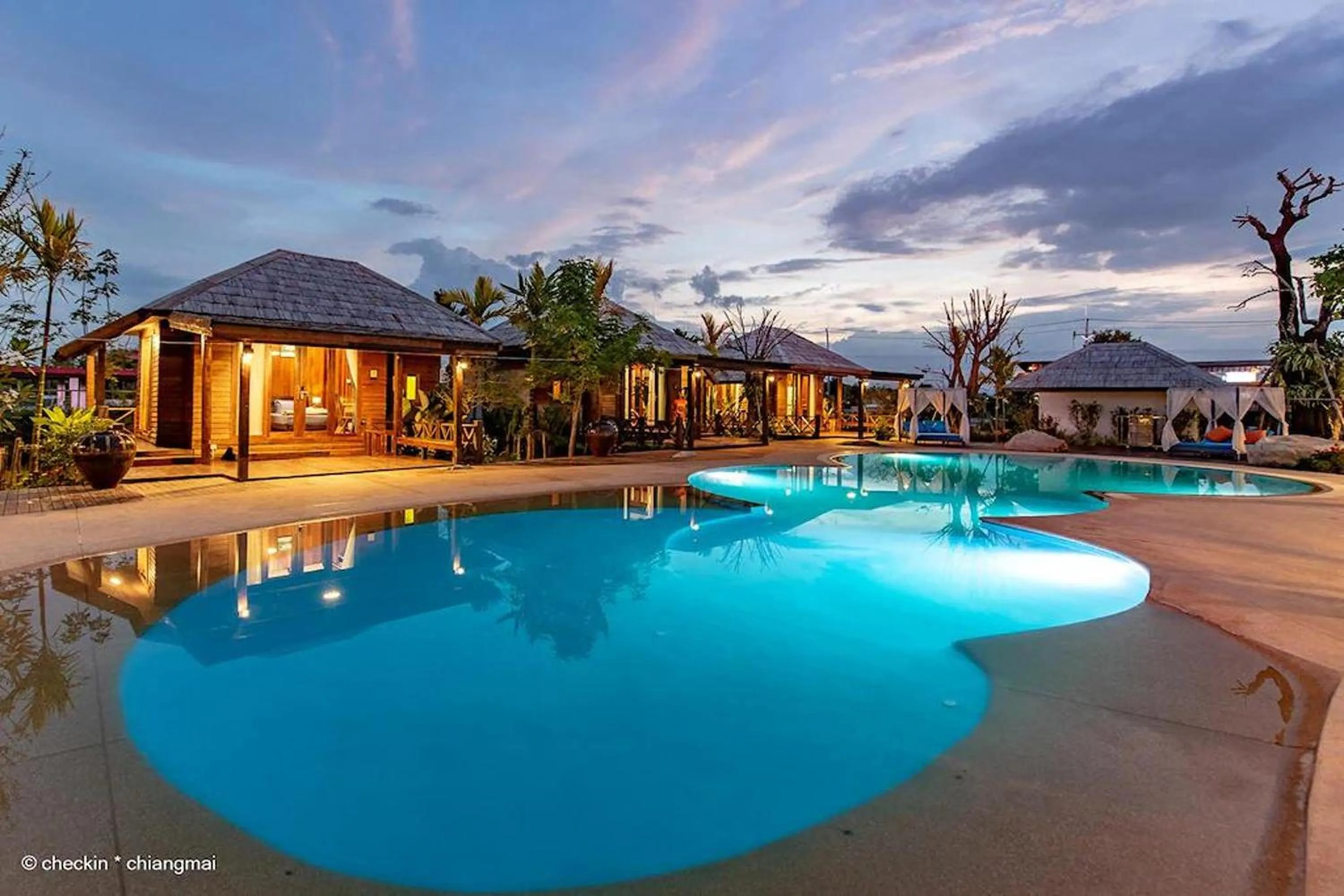 Swimming pool in Buffalo Island Resort