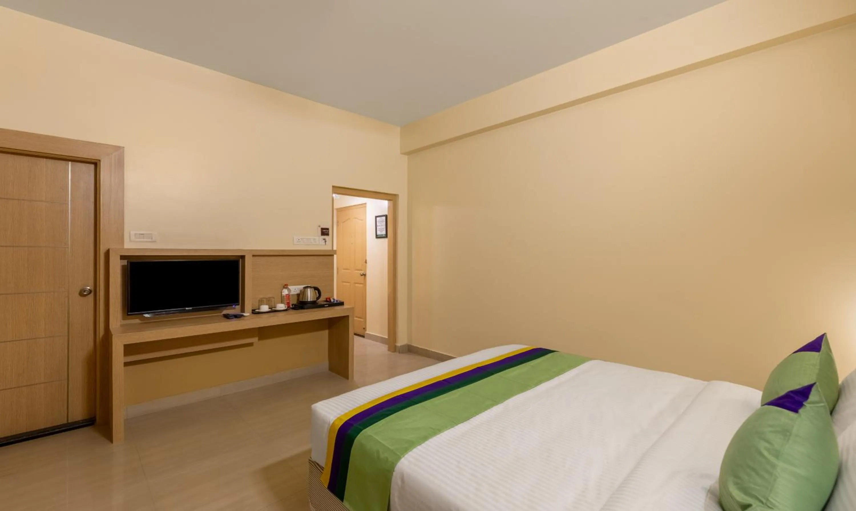 Bedroom, Bed in Treebo Premium Nestlay Rooms Nungambakkam