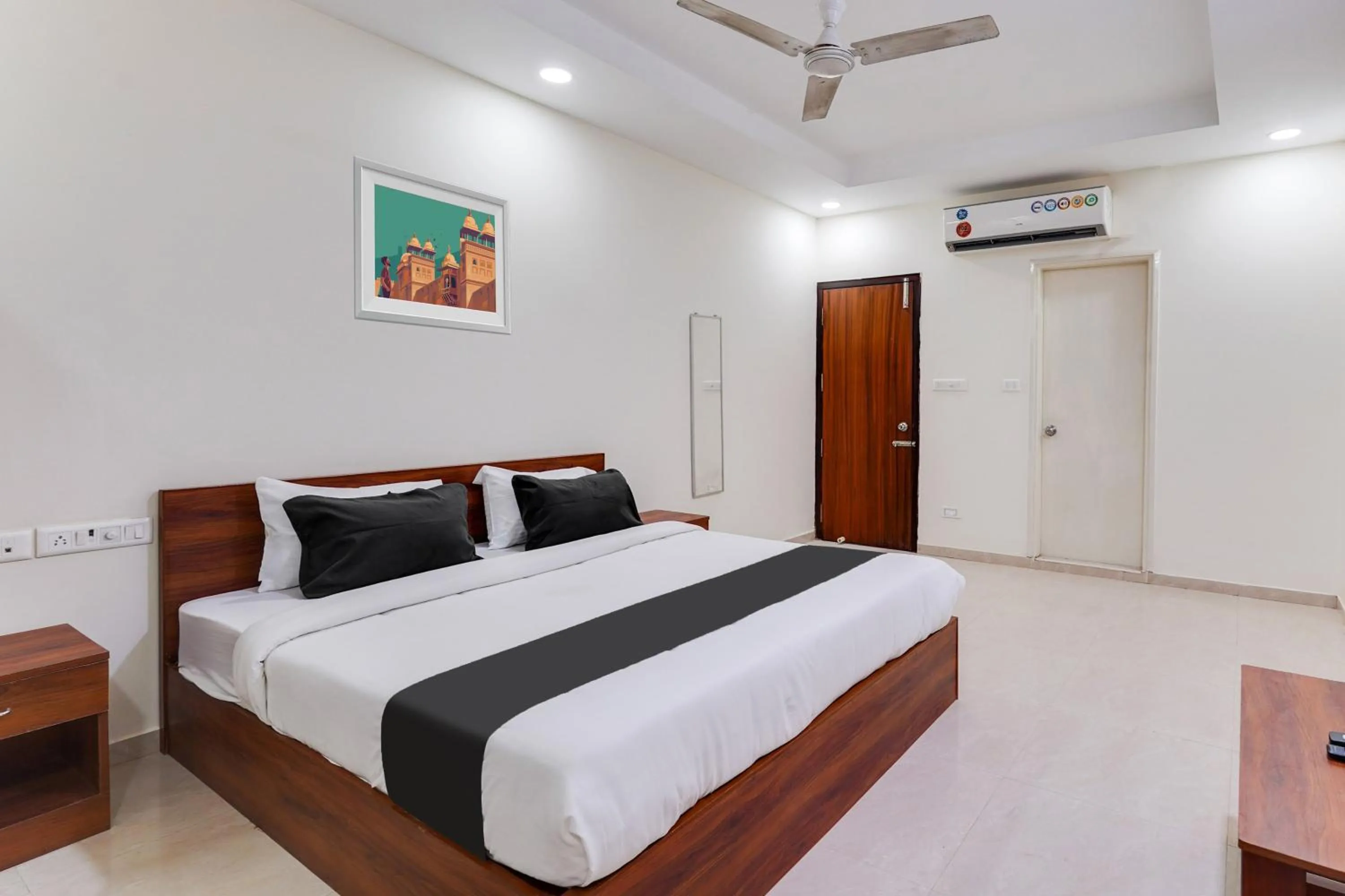 Hotel O Elite Inn near Loyola College