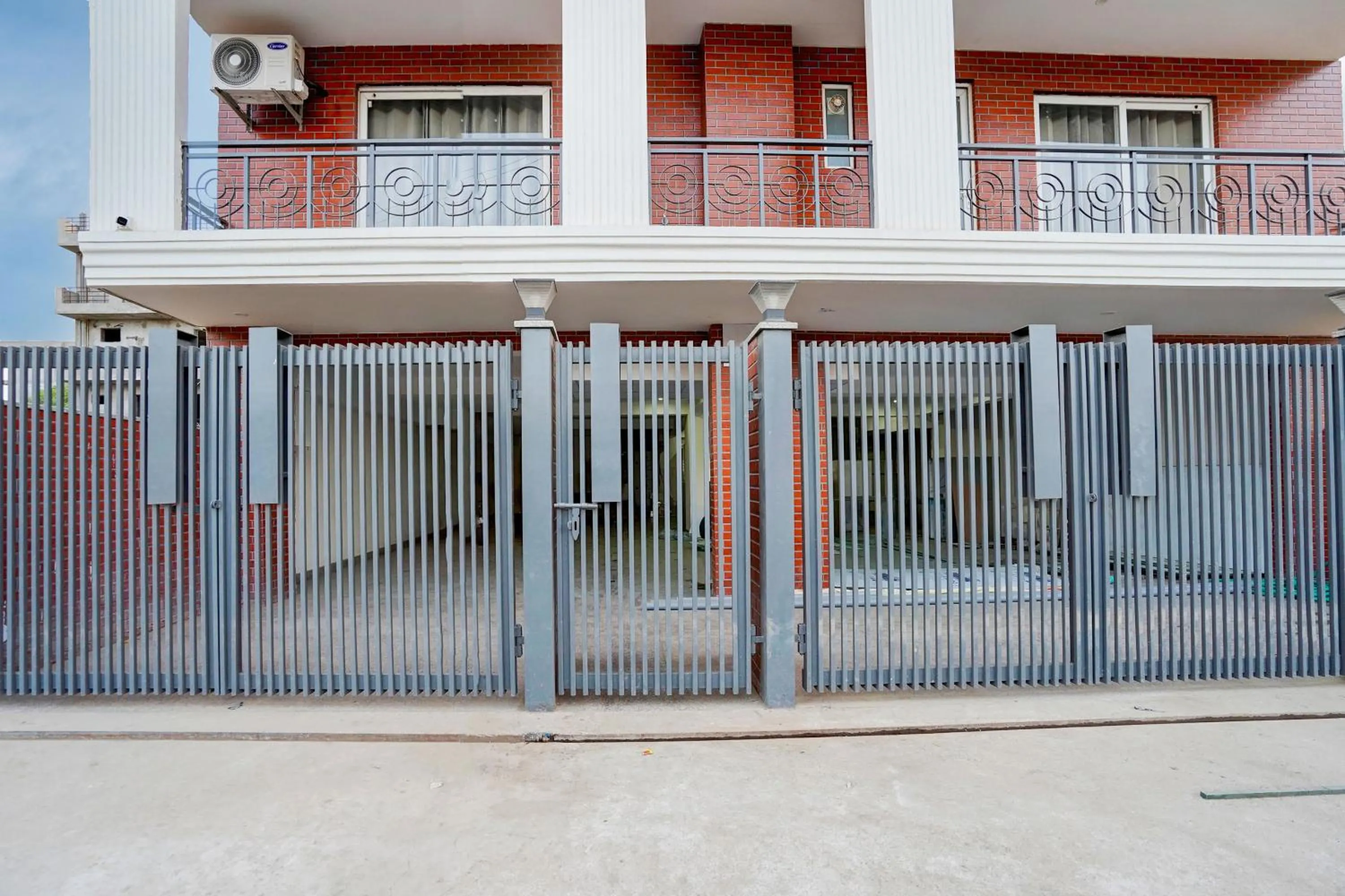 Facade/entrance in HOTEL O RV HOMES
