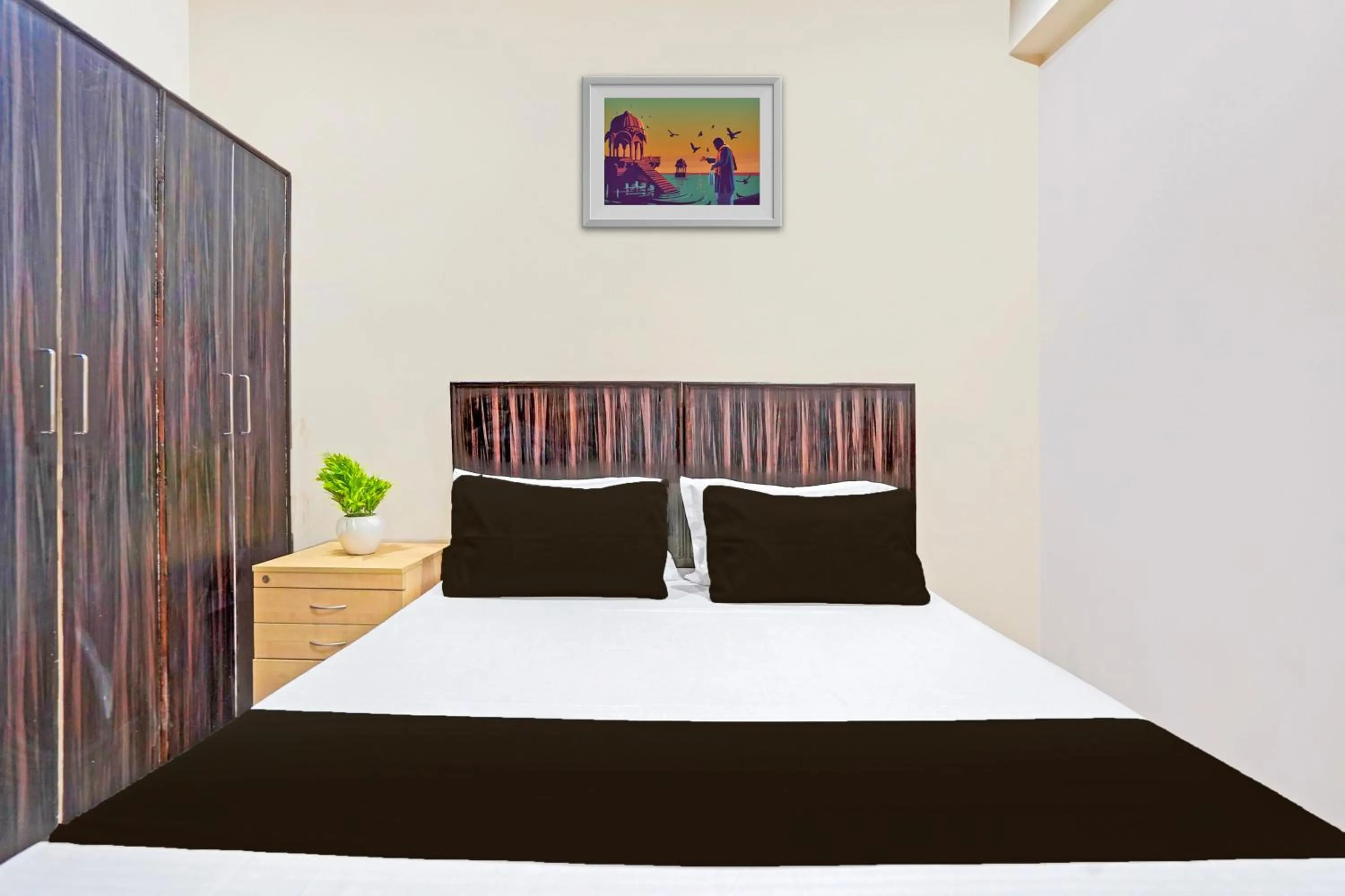 Bedroom, Bed in Super Hotel O Shree Jee Inn Guest House