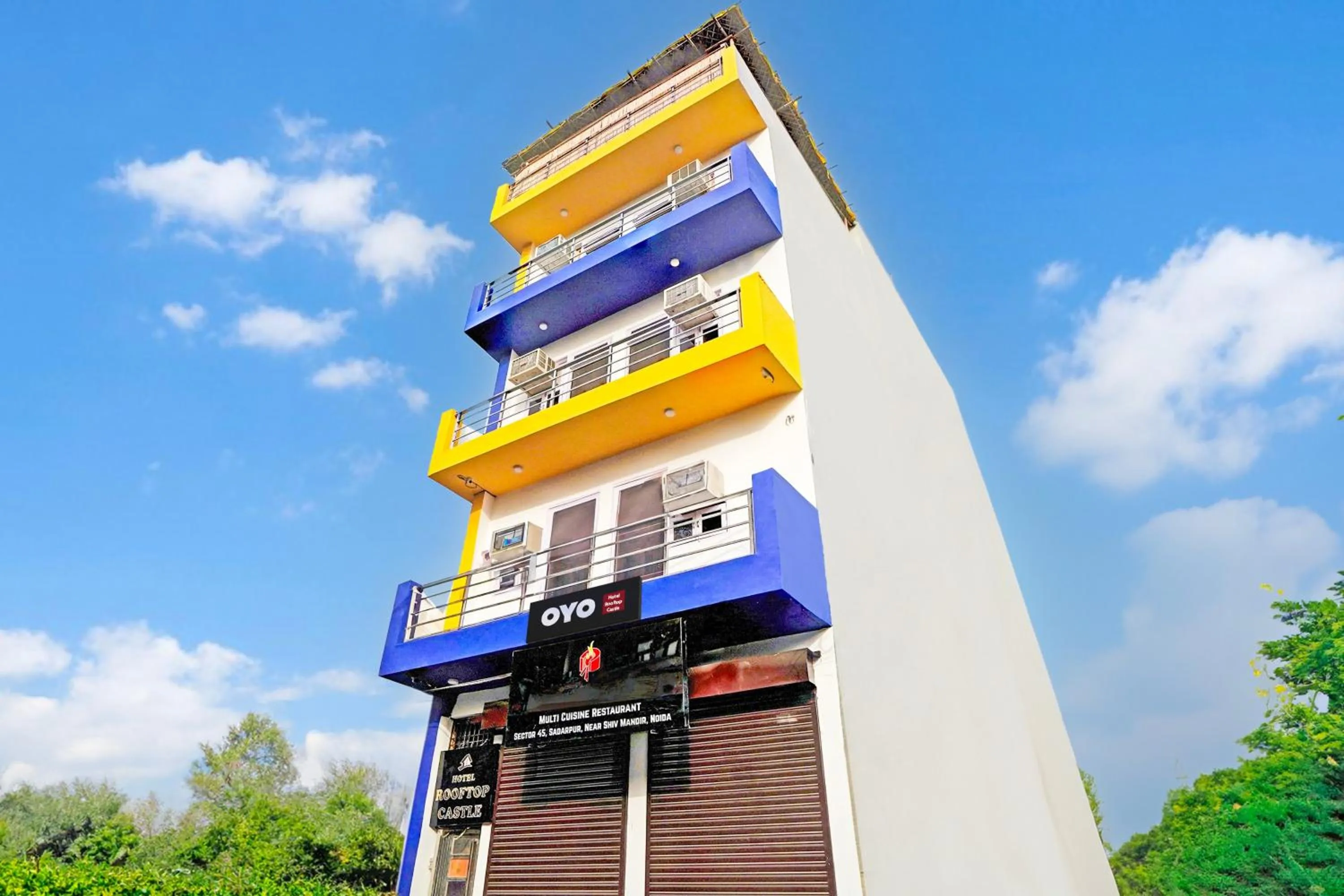Facade/entrance in Hotel O Rooftop Castle