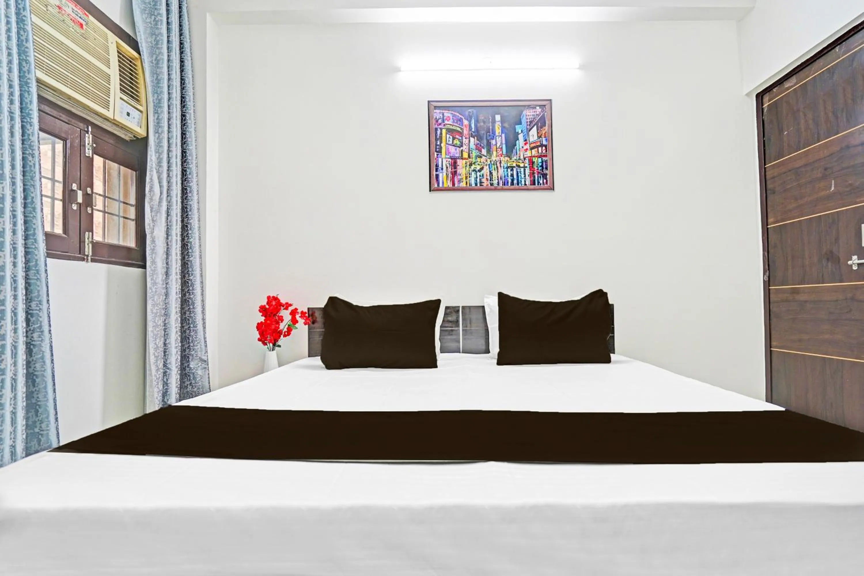 Bedroom, Bed in Hotel O Rooftop Castle