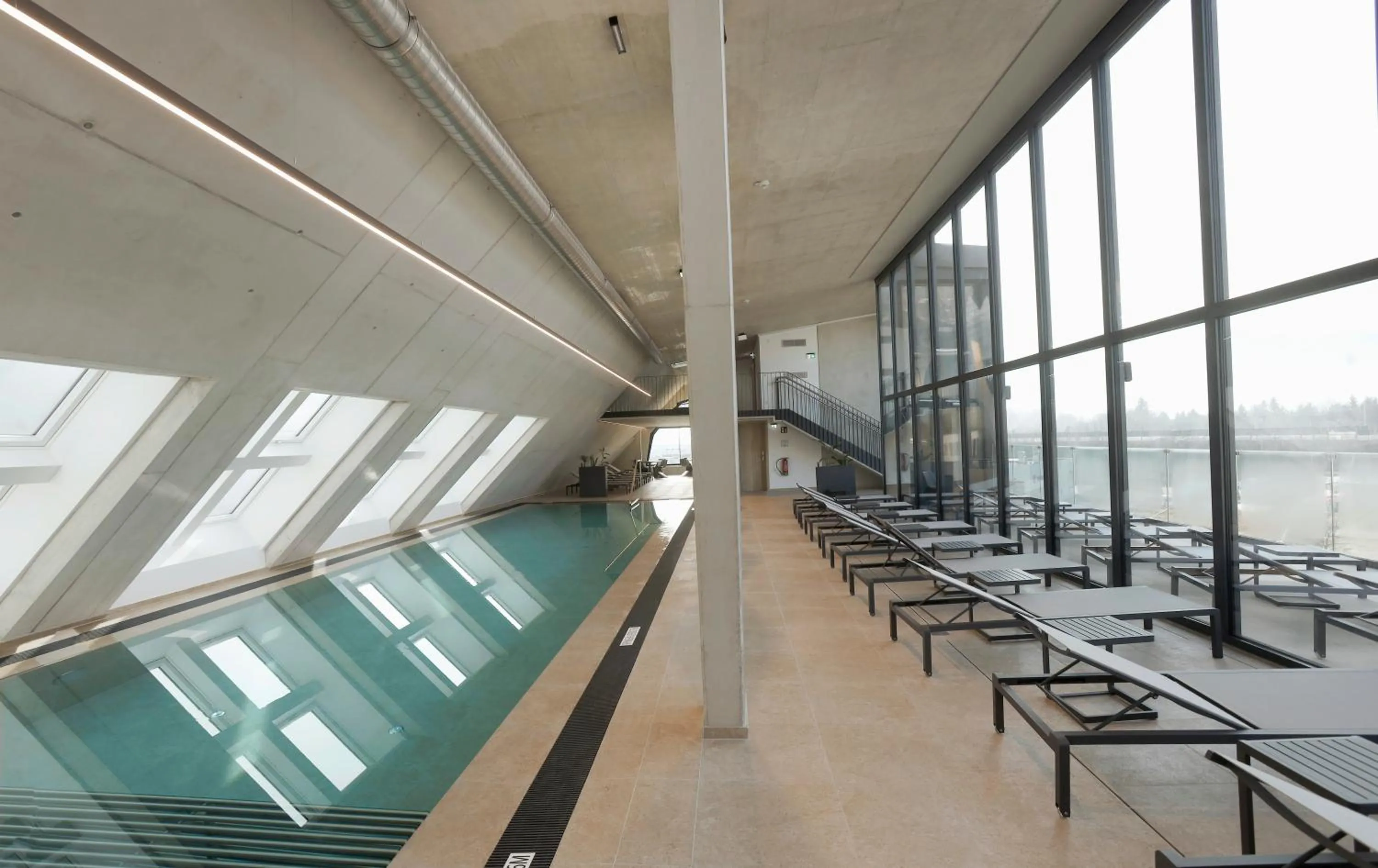 Pool view in Hotel im Zentrum für Visionen