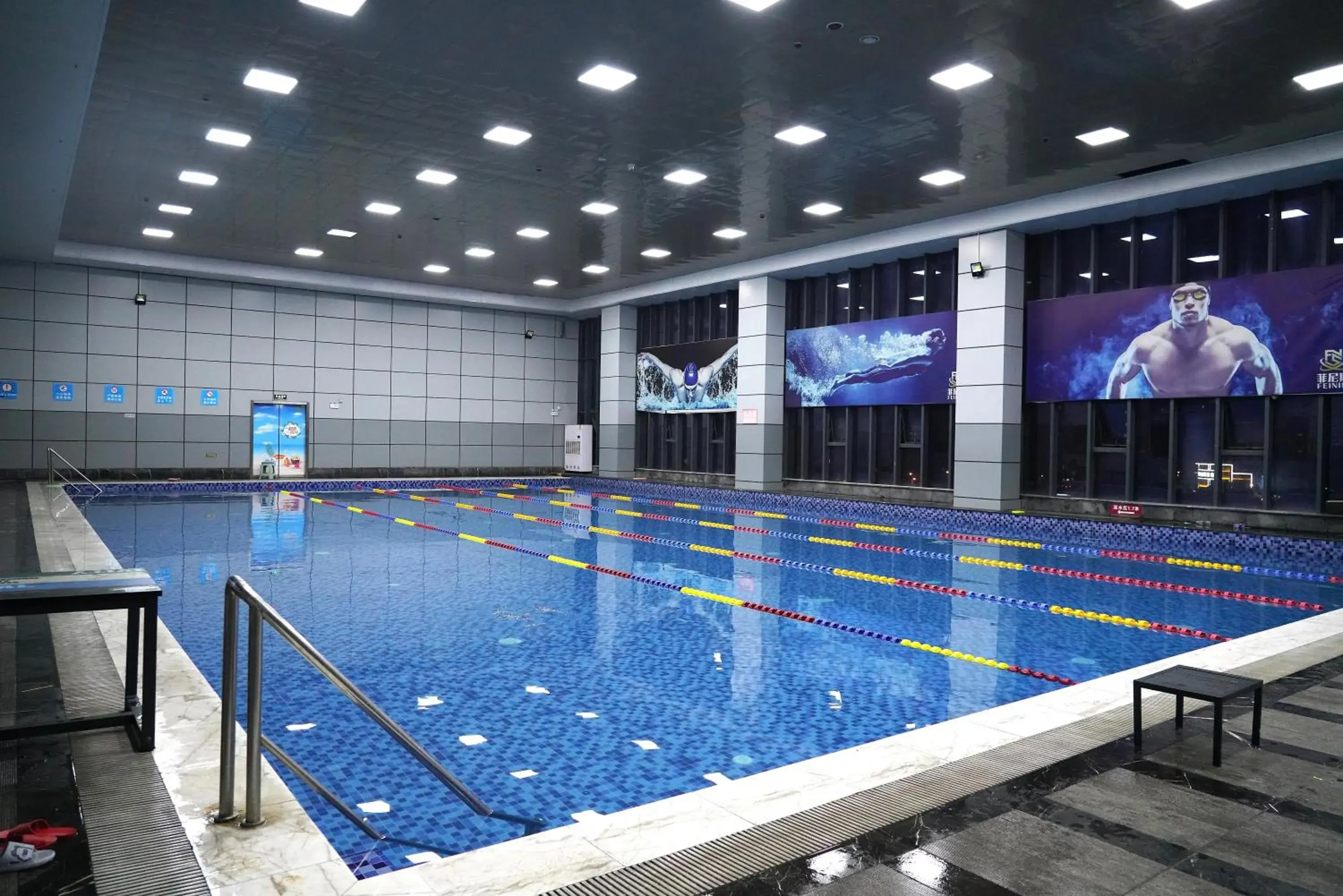 Swimming pool in Wanda Yi Yangzhou Swimming pool in Wanda Yi Yangzhou
