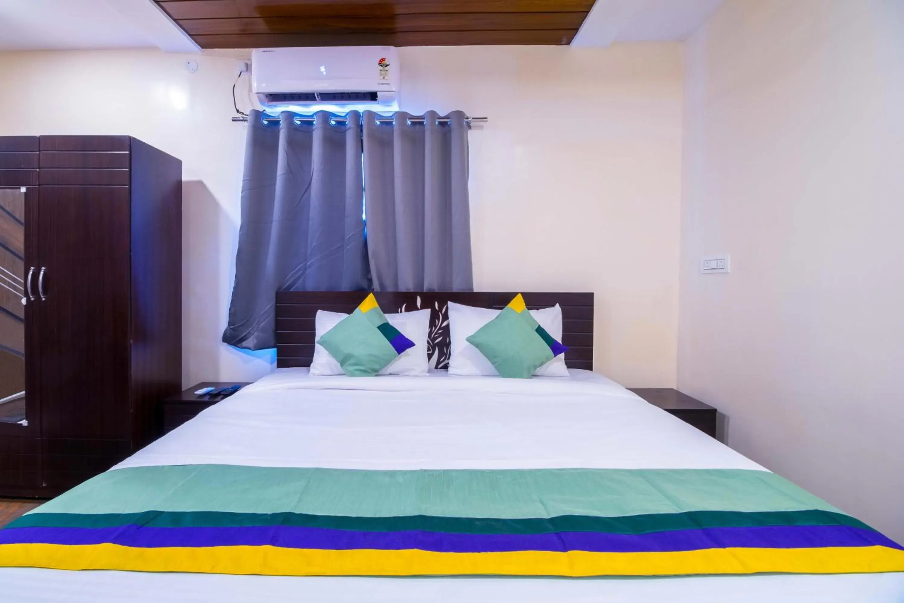 Bedroom, Bed in Treebo The Address Inn Mehdipatnam Bedroom, Bed in Treebo The Address Inn Mehdipatnam