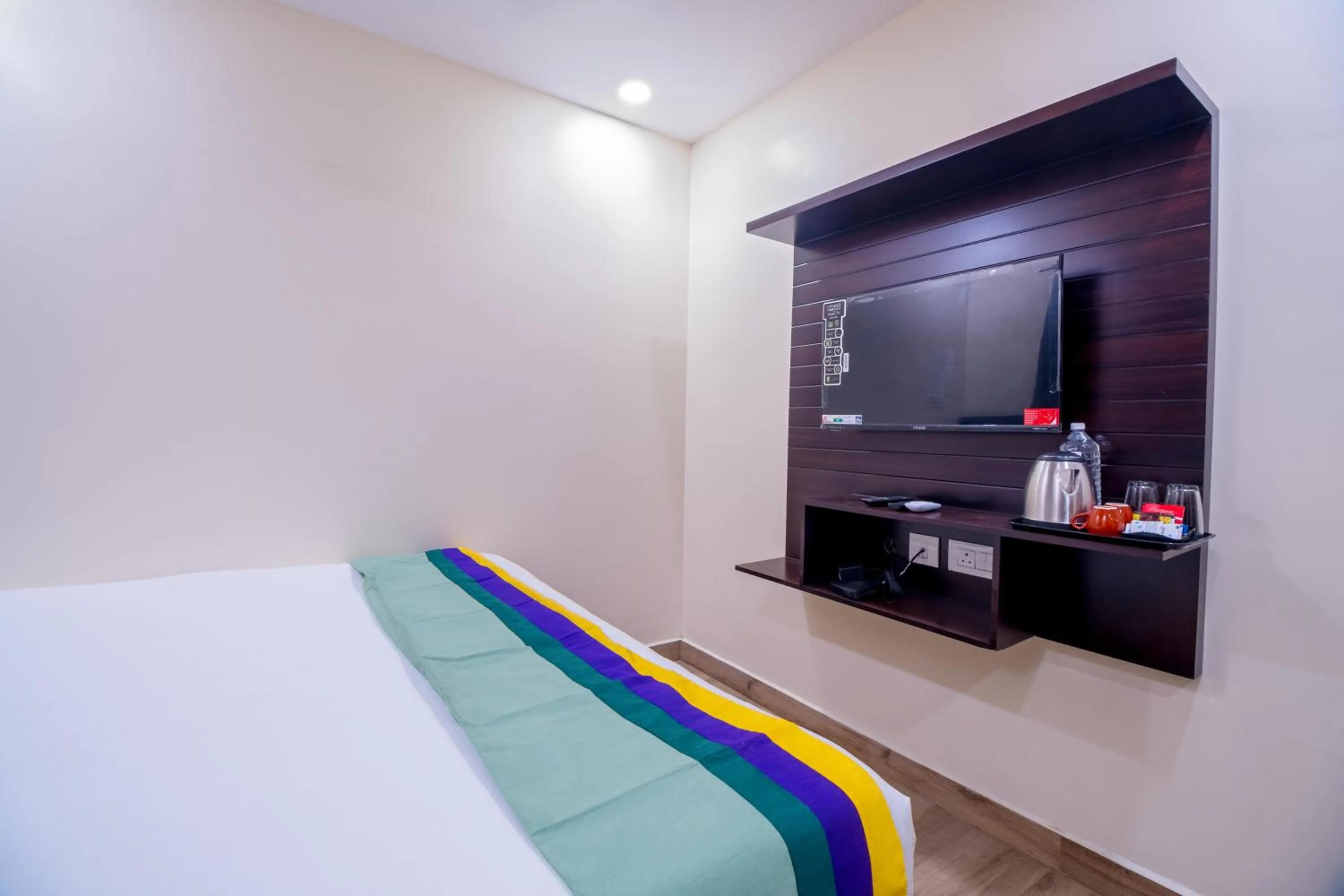 Bedroom, Bed in Treebo The Address Inn Mehdipatnam