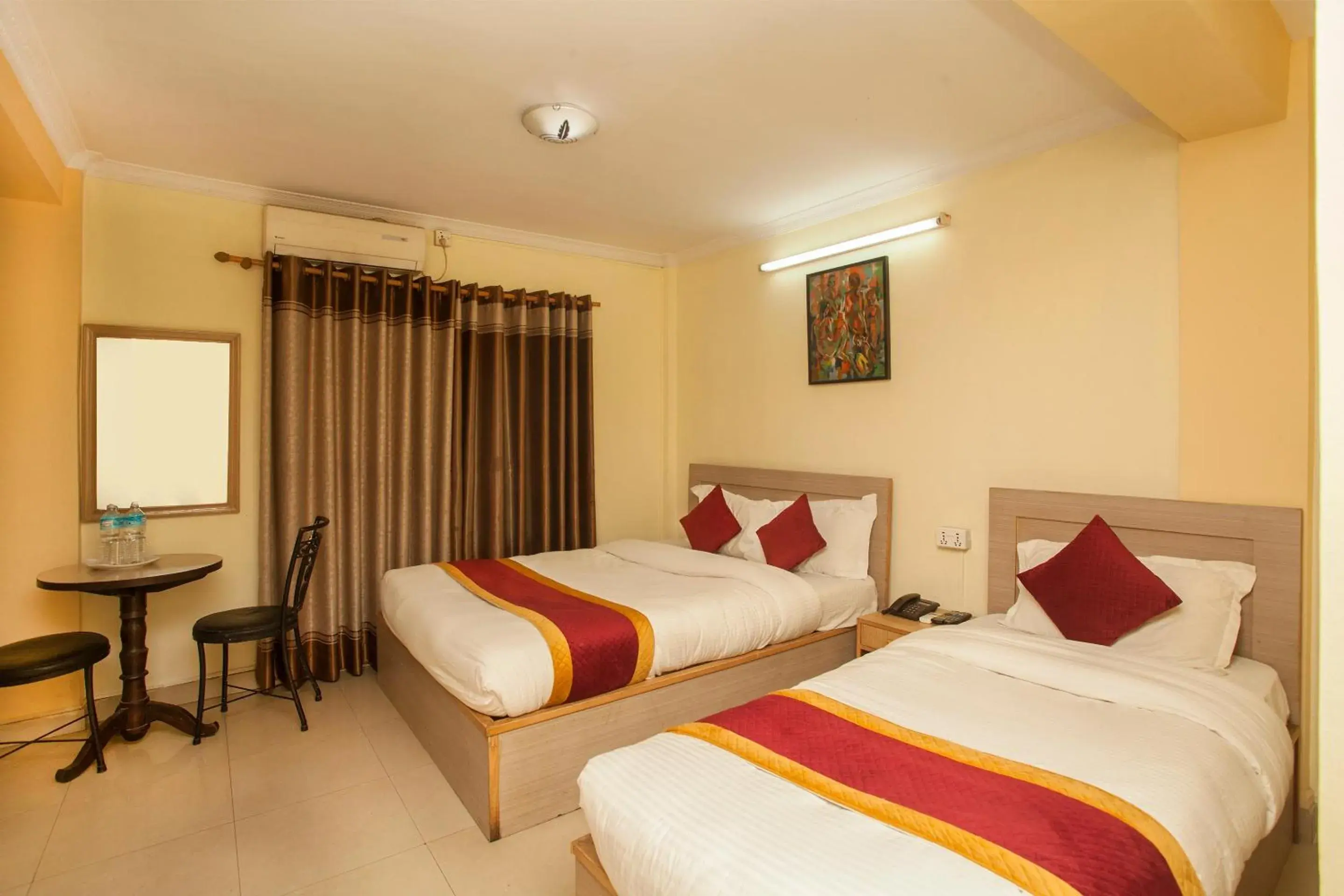 Bedroom, Bed in Hotel Mountain Gateway Bedroom, Bed in Hotel Mountain Gateway