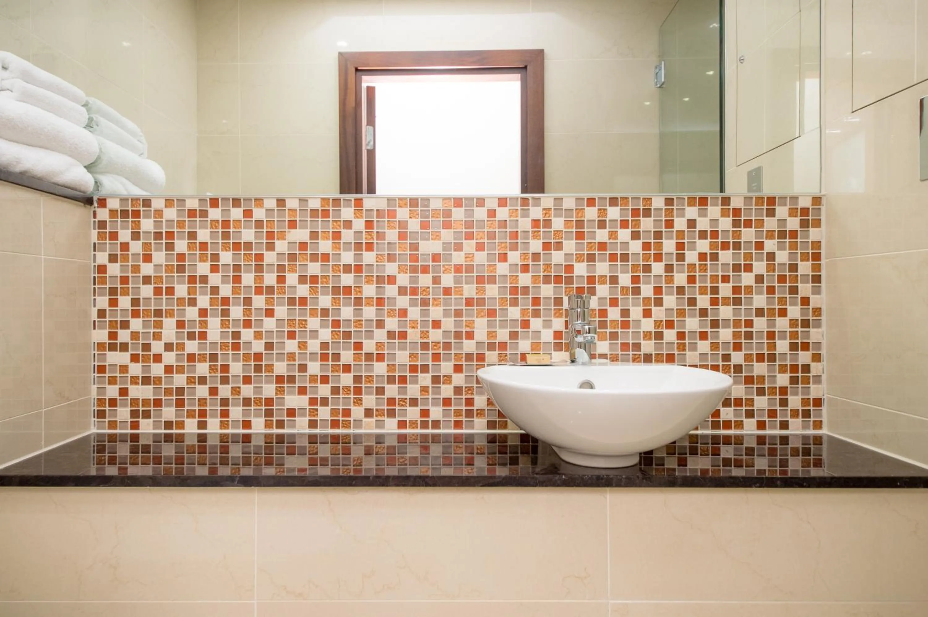 Toilet in DoubleTree by Hilton Hotel London - Marble Arch