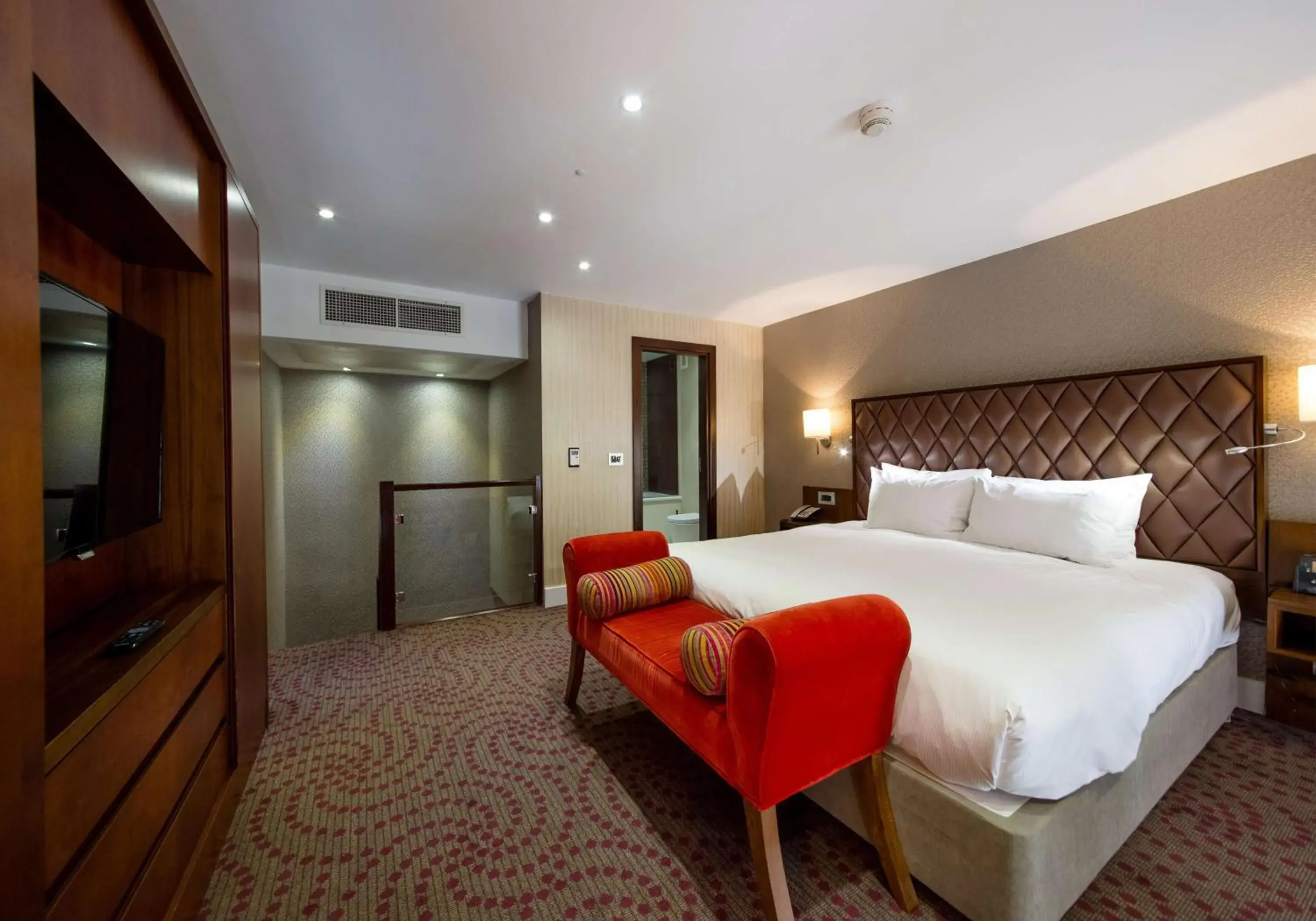 Duplex Suite in DoubleTree by Hilton Hotel London - Marble Arch Duplex Suite in DoubleTree by Hilton Hotel London - Marble Arch
