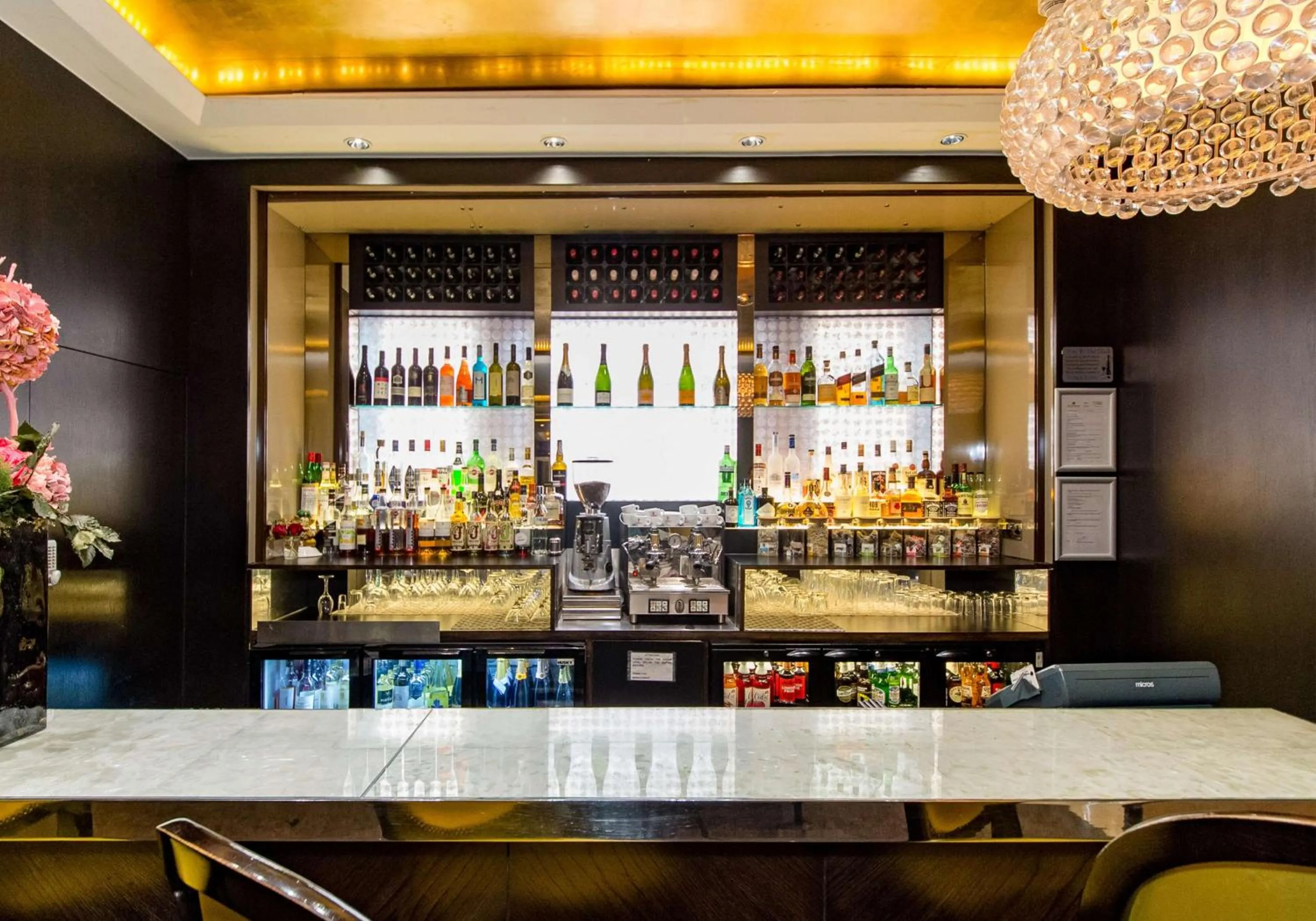 Lounge or bar in DoubleTree by Hilton Hotel London - Marble Arch