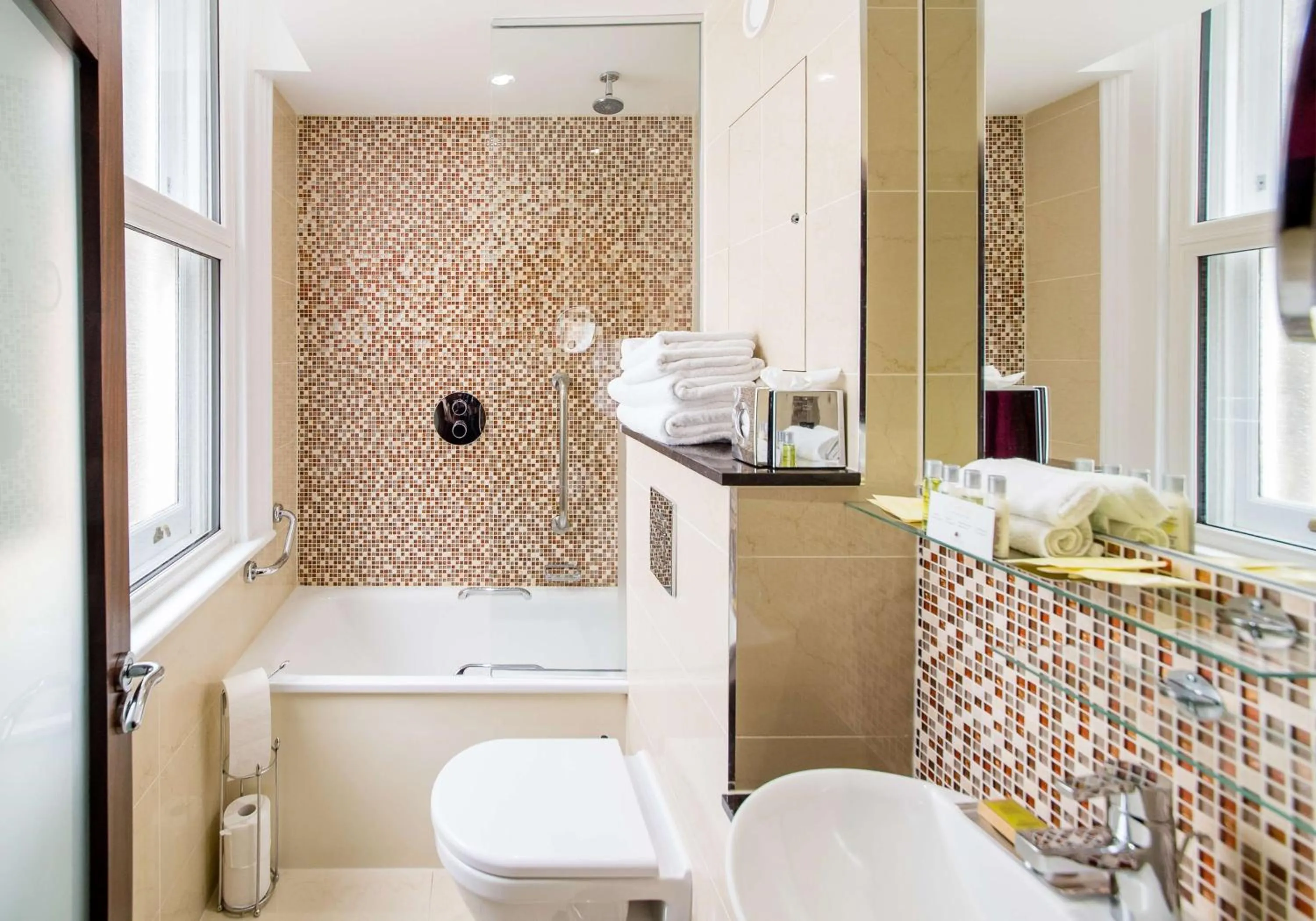 Bathroom in DoubleTree by Hilton Hotel London - Marble Arch