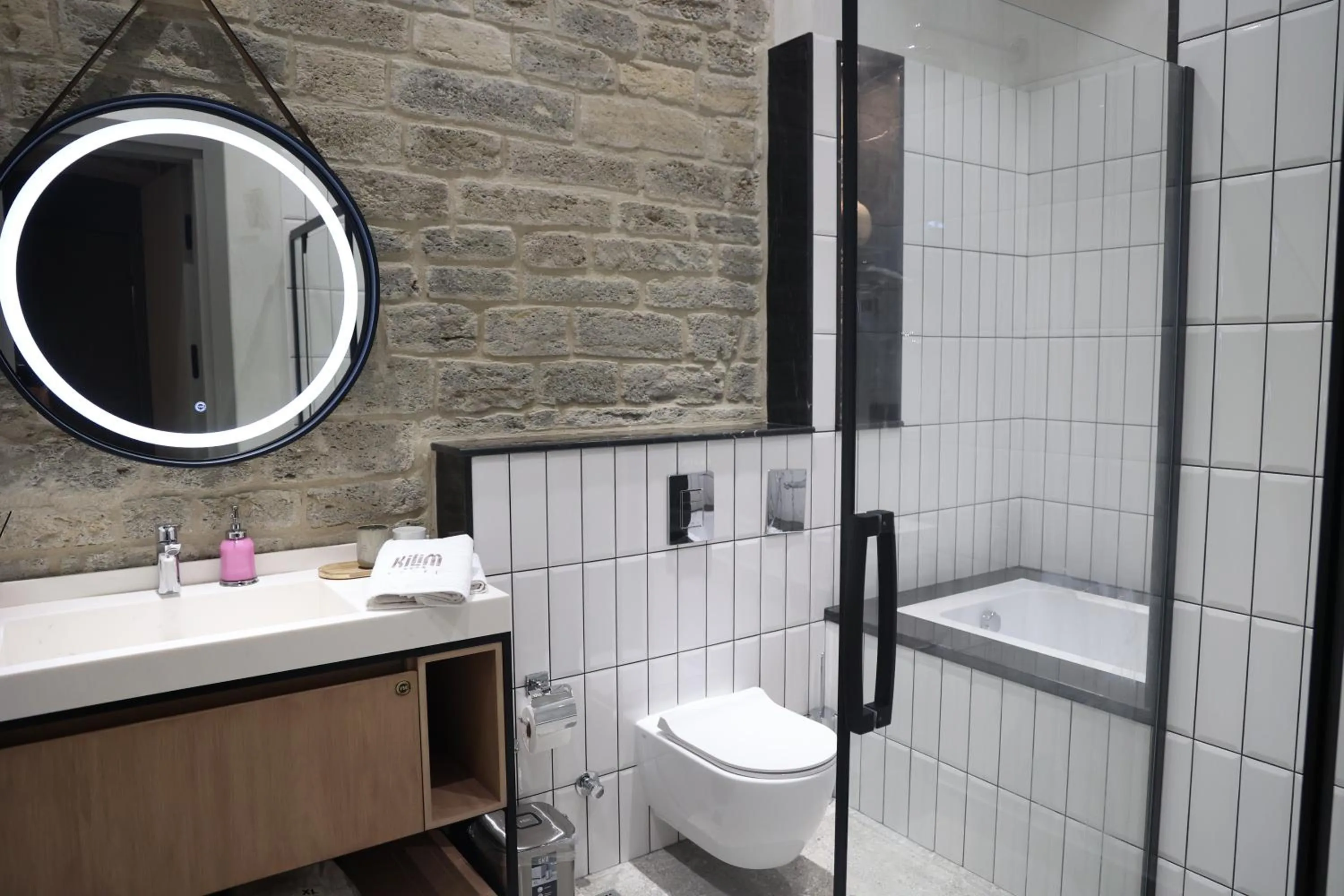 Shower in Kilim Boutique Hotel