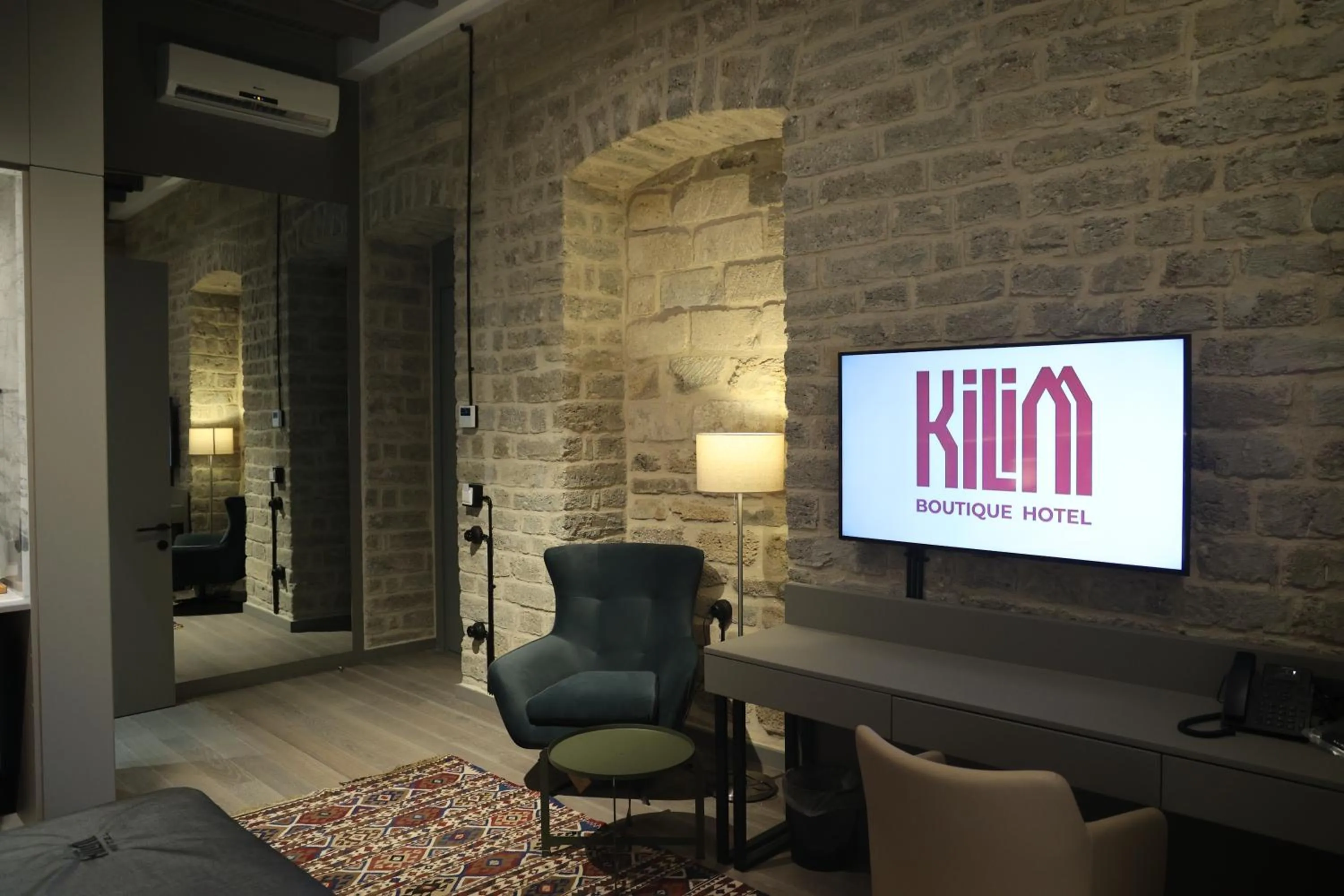 TV and multimedia in Kilim Boutique Hotel