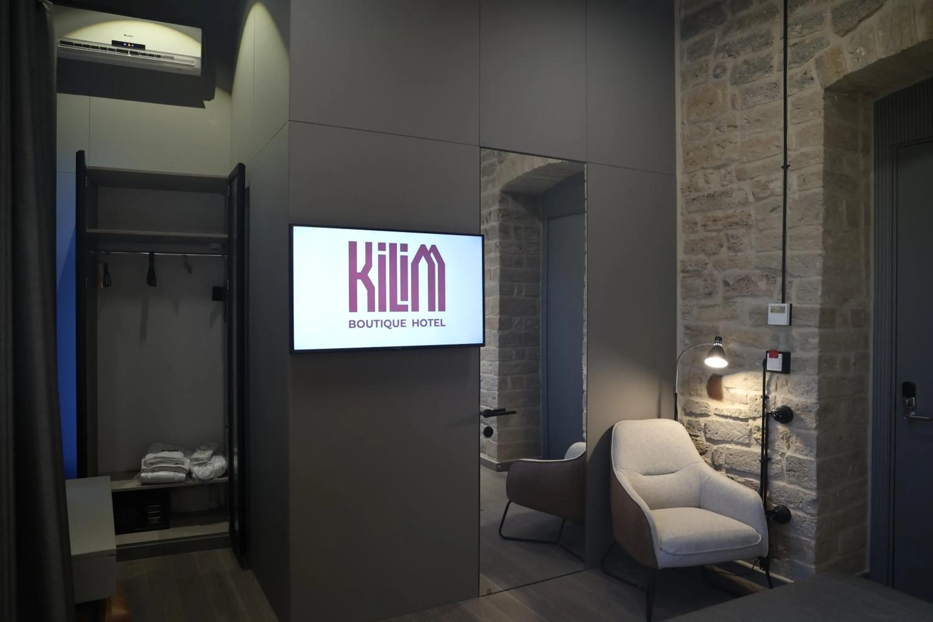 TV and multimedia, Bed in Kilim Boutique Hotel