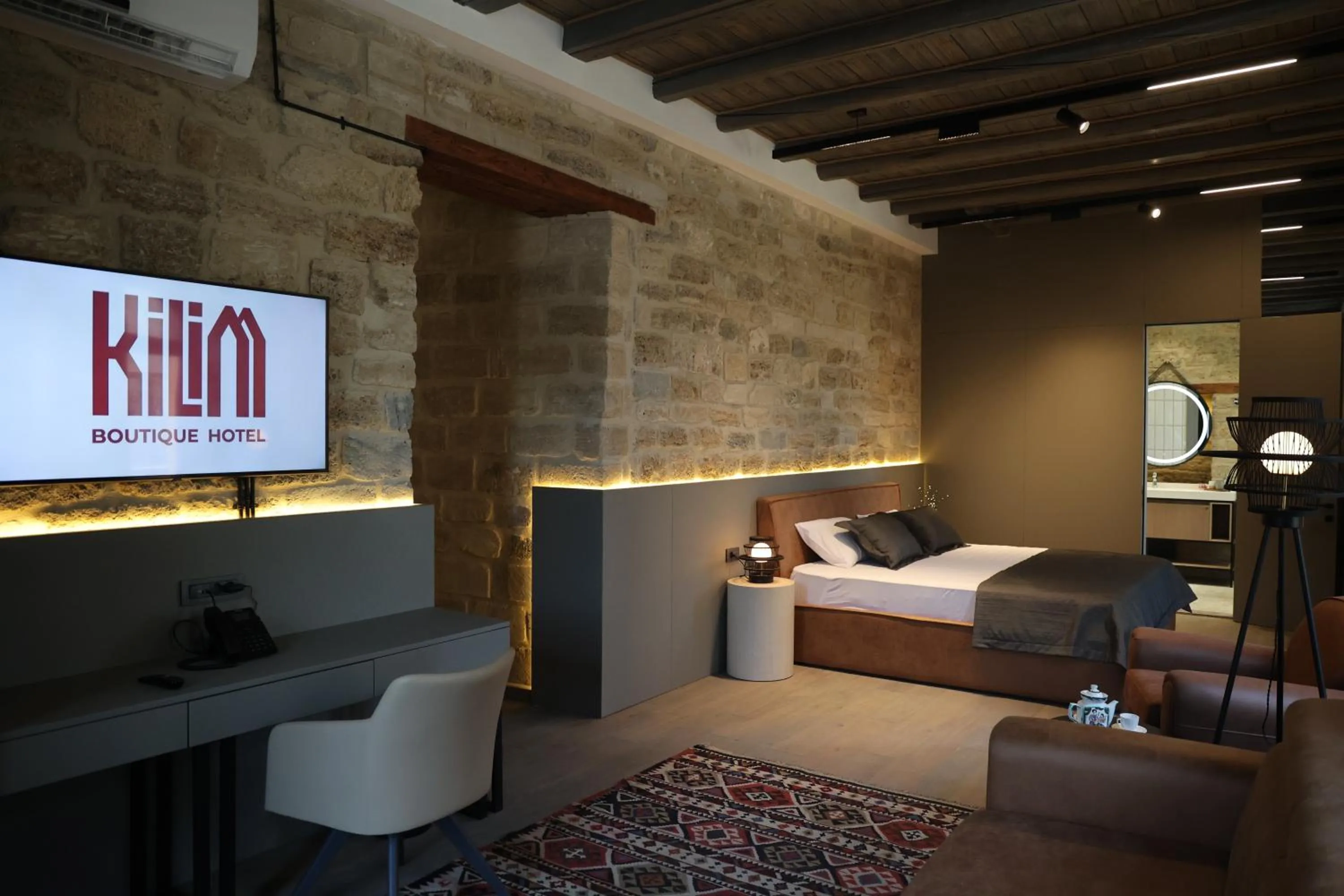 Photo of the whole room, Bed in Kilim Boutique Hotel