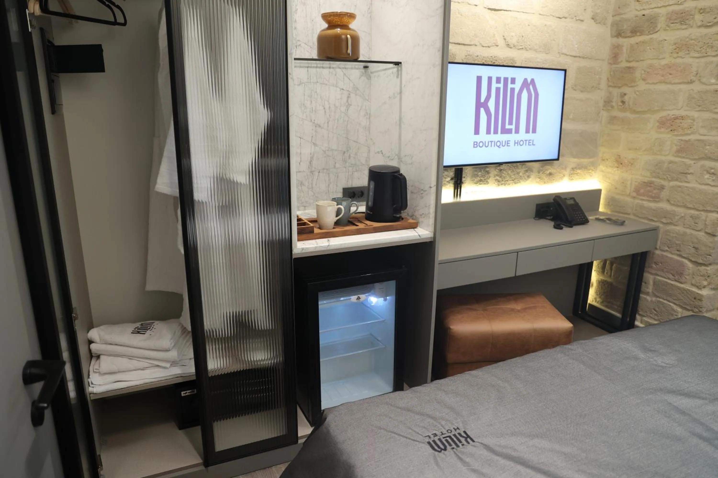 TV and multimedia, Bed in Kilim Boutique Hotel