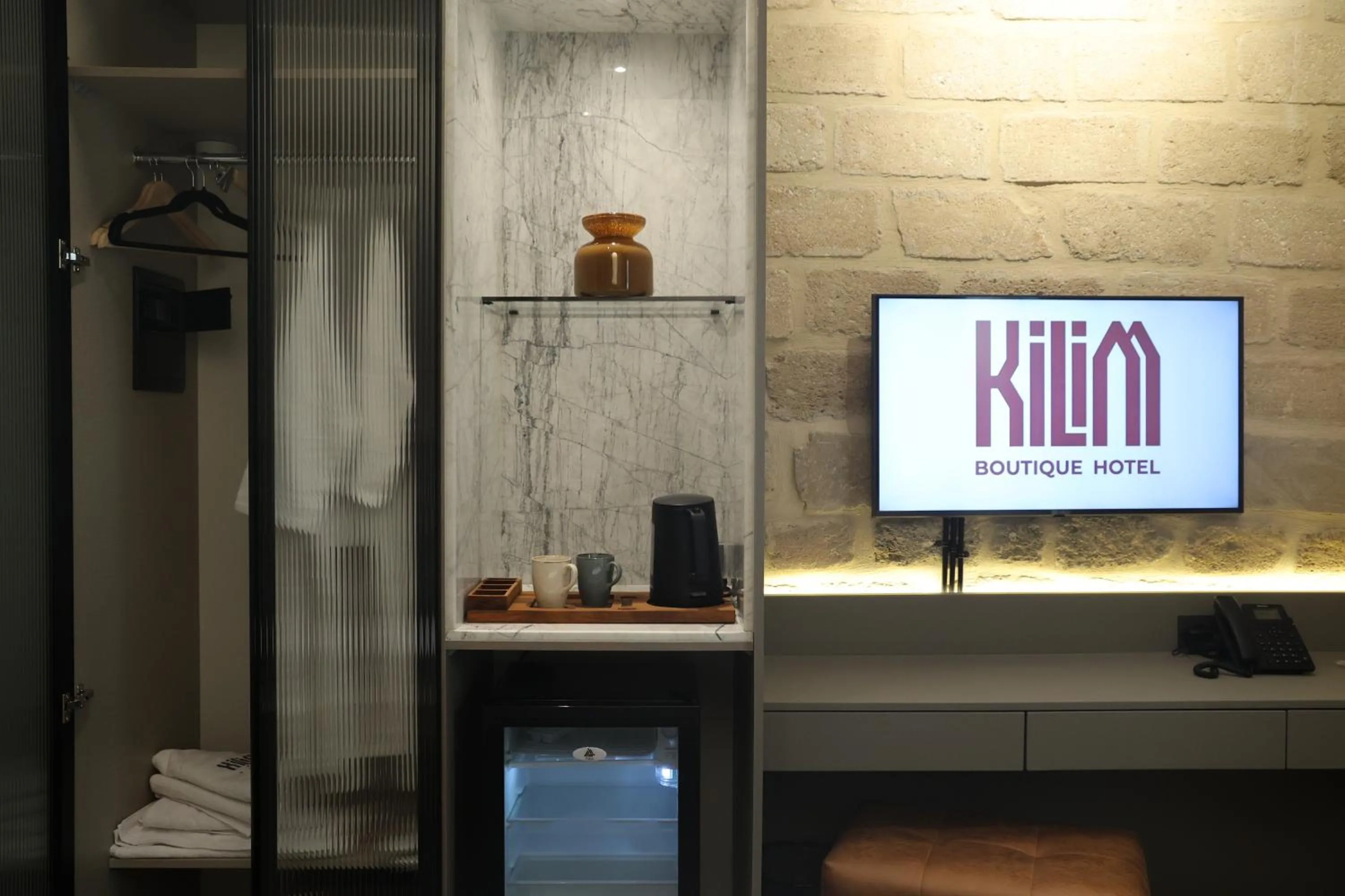 TV and multimedia in Kilim Boutique Hotel
