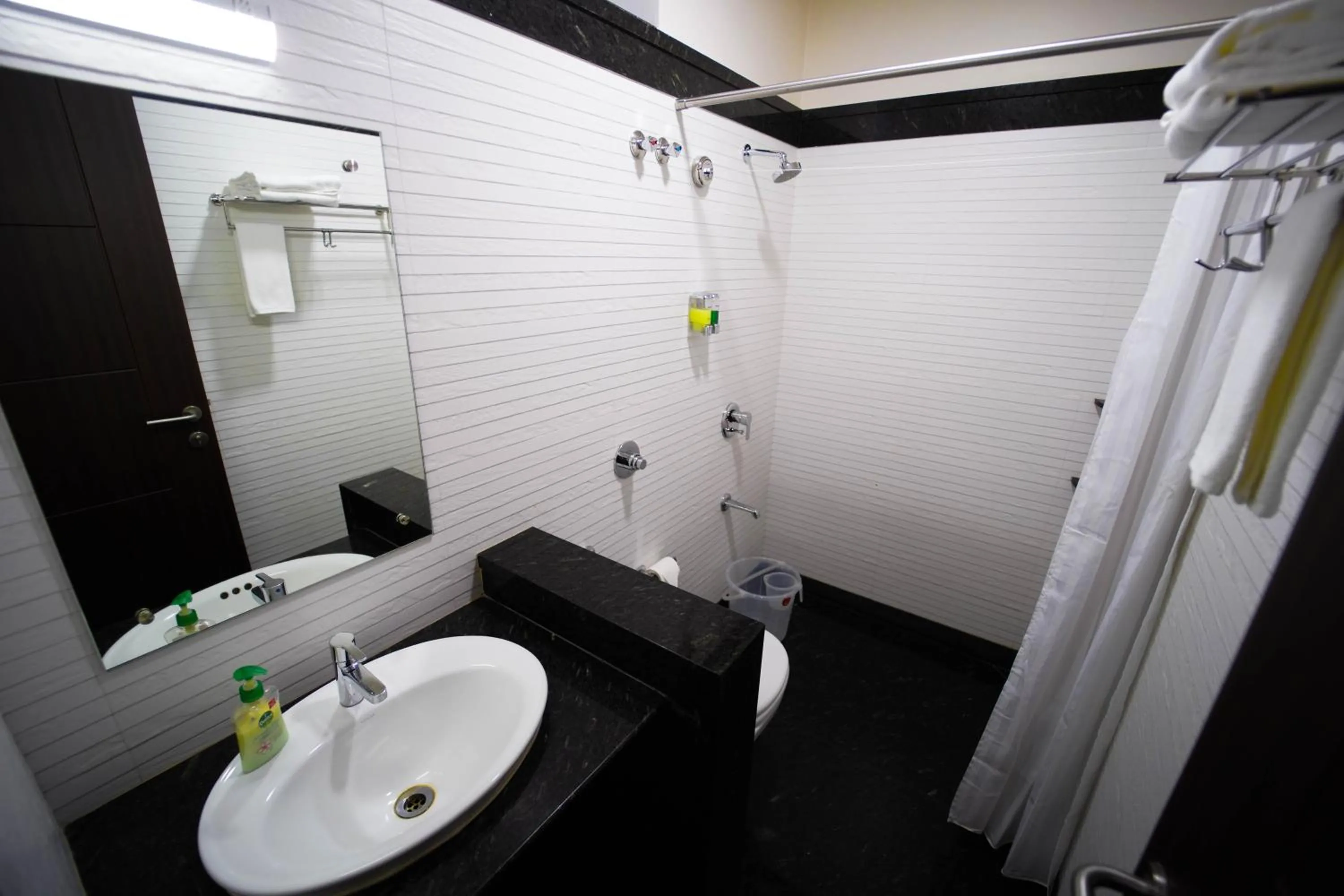 Shower in Sun Shine Hotel