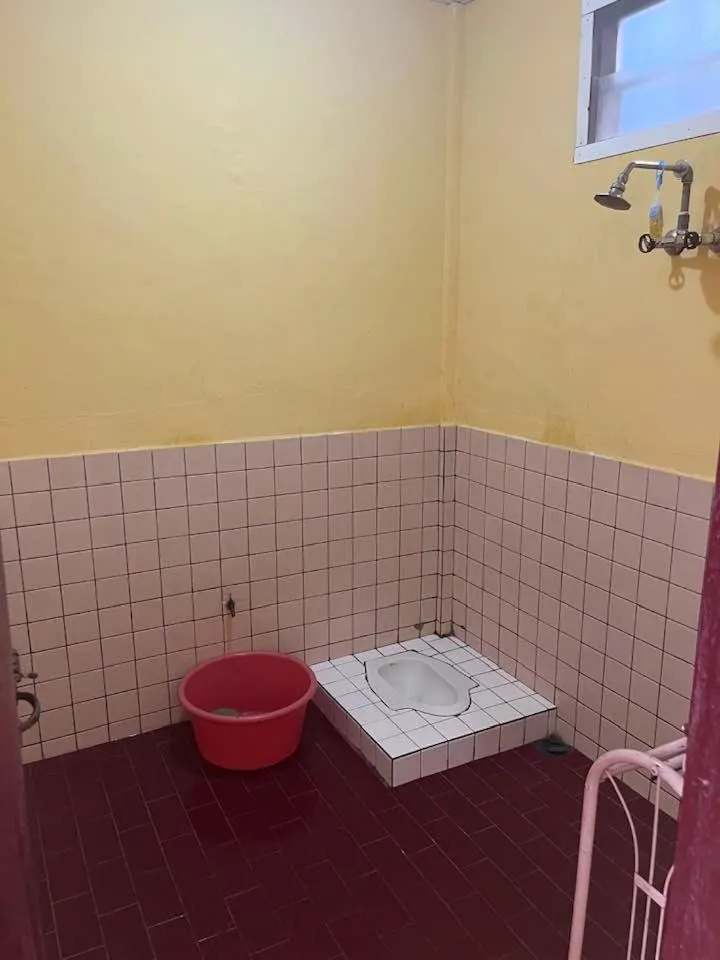 Bathroom in Abadi Guest House