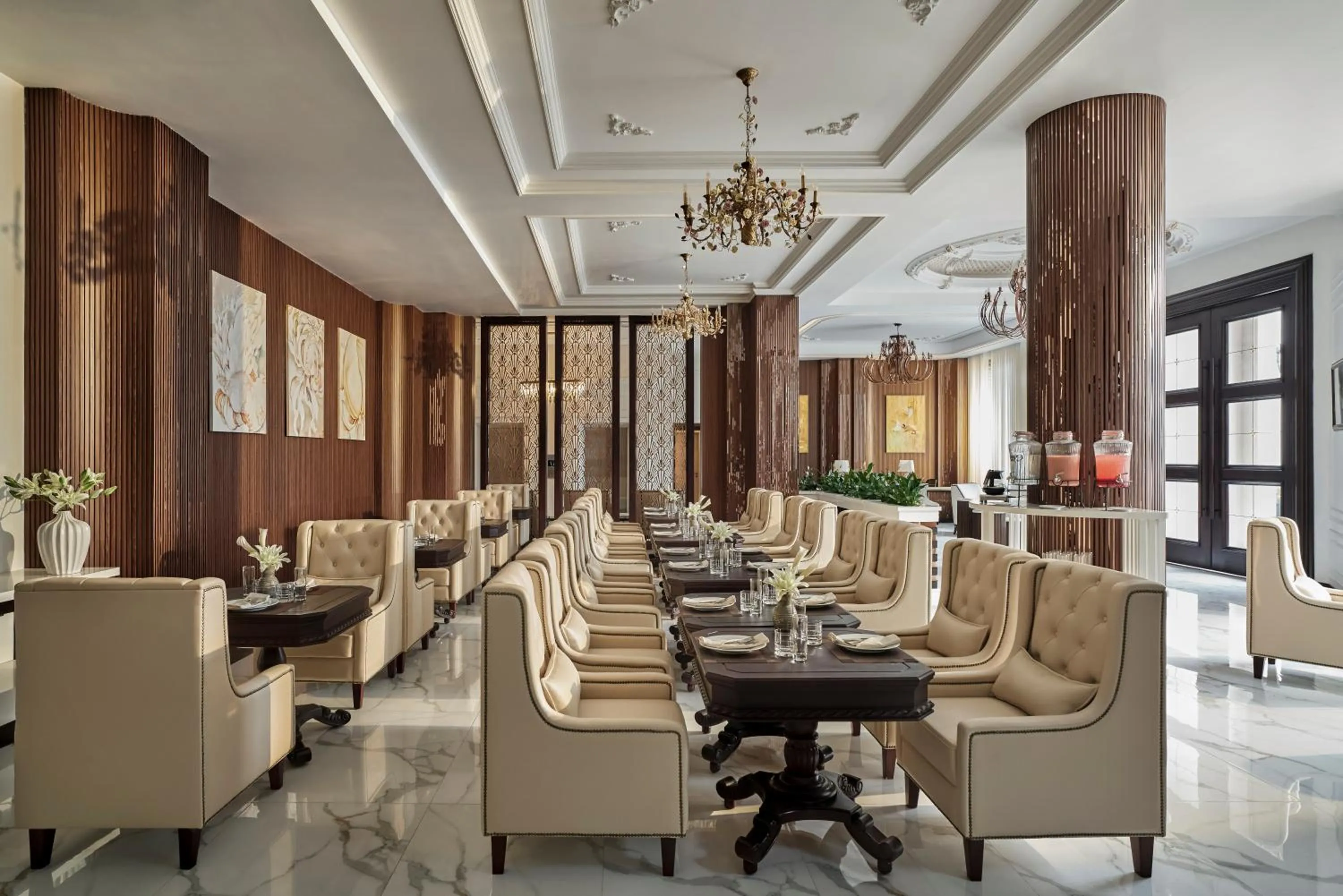 Restaurant/places to eat in NIA Hotel