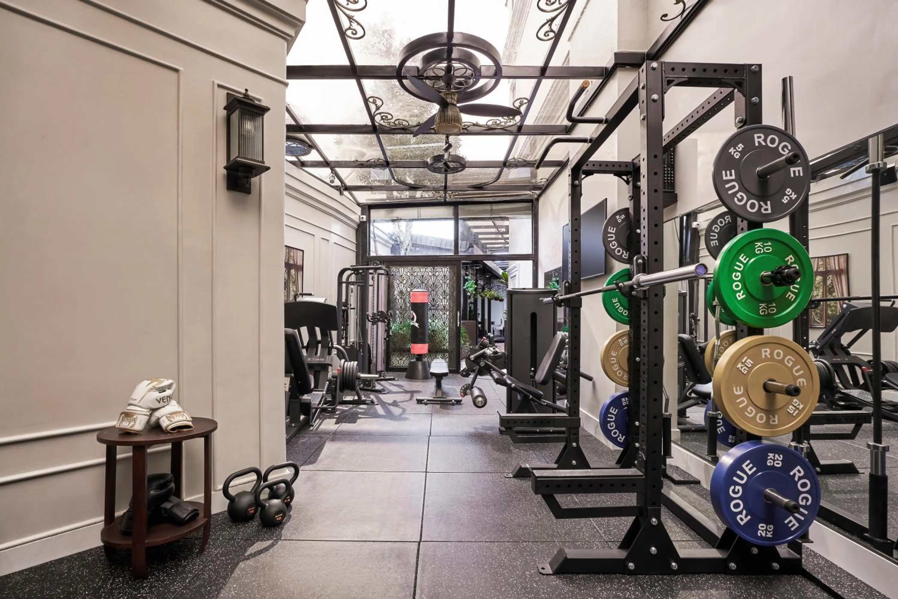 Fitness centre/facilities in NIA Hotel