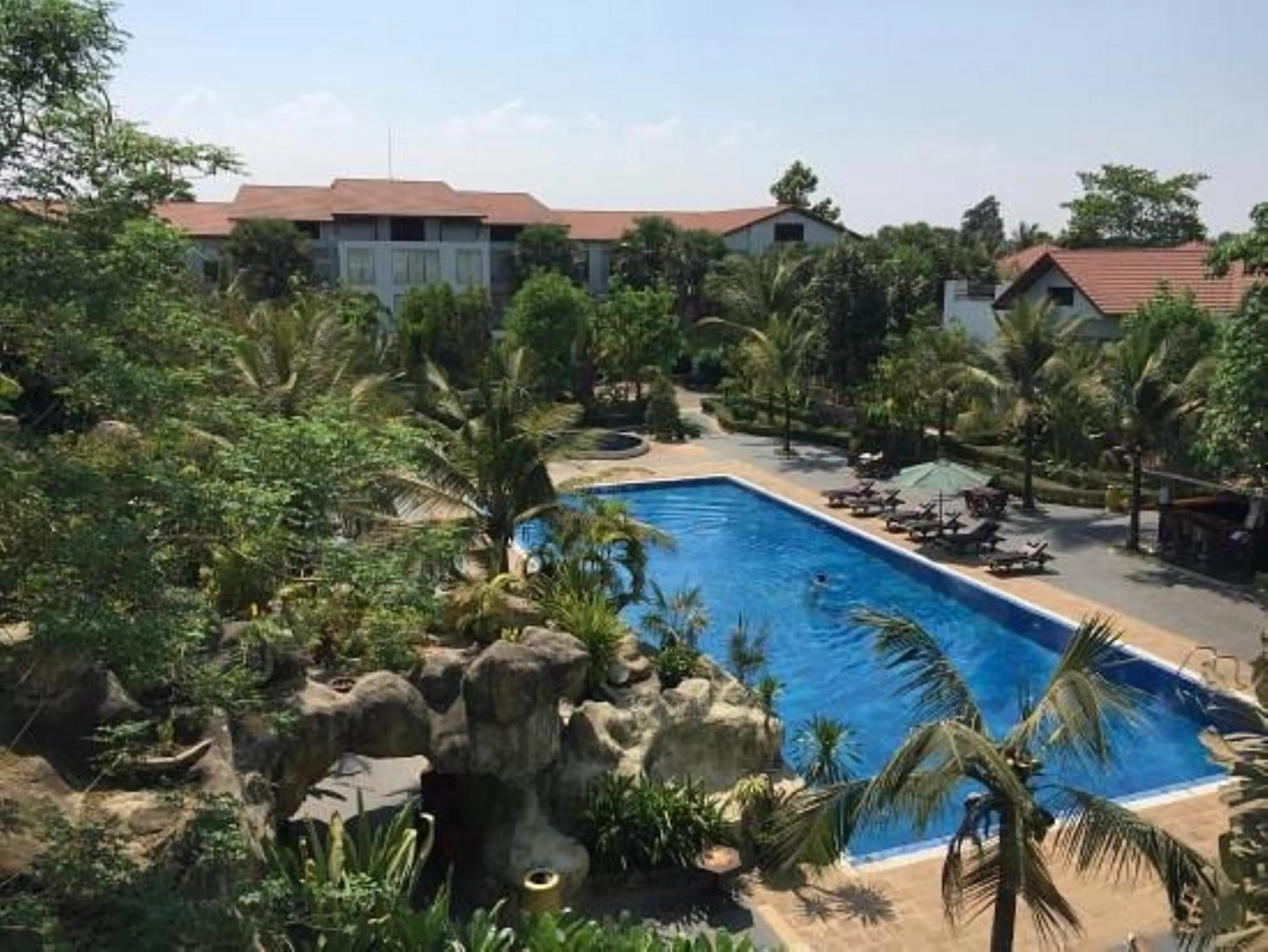 Swimming pool in EG Paradise Angkor Villa Hotel