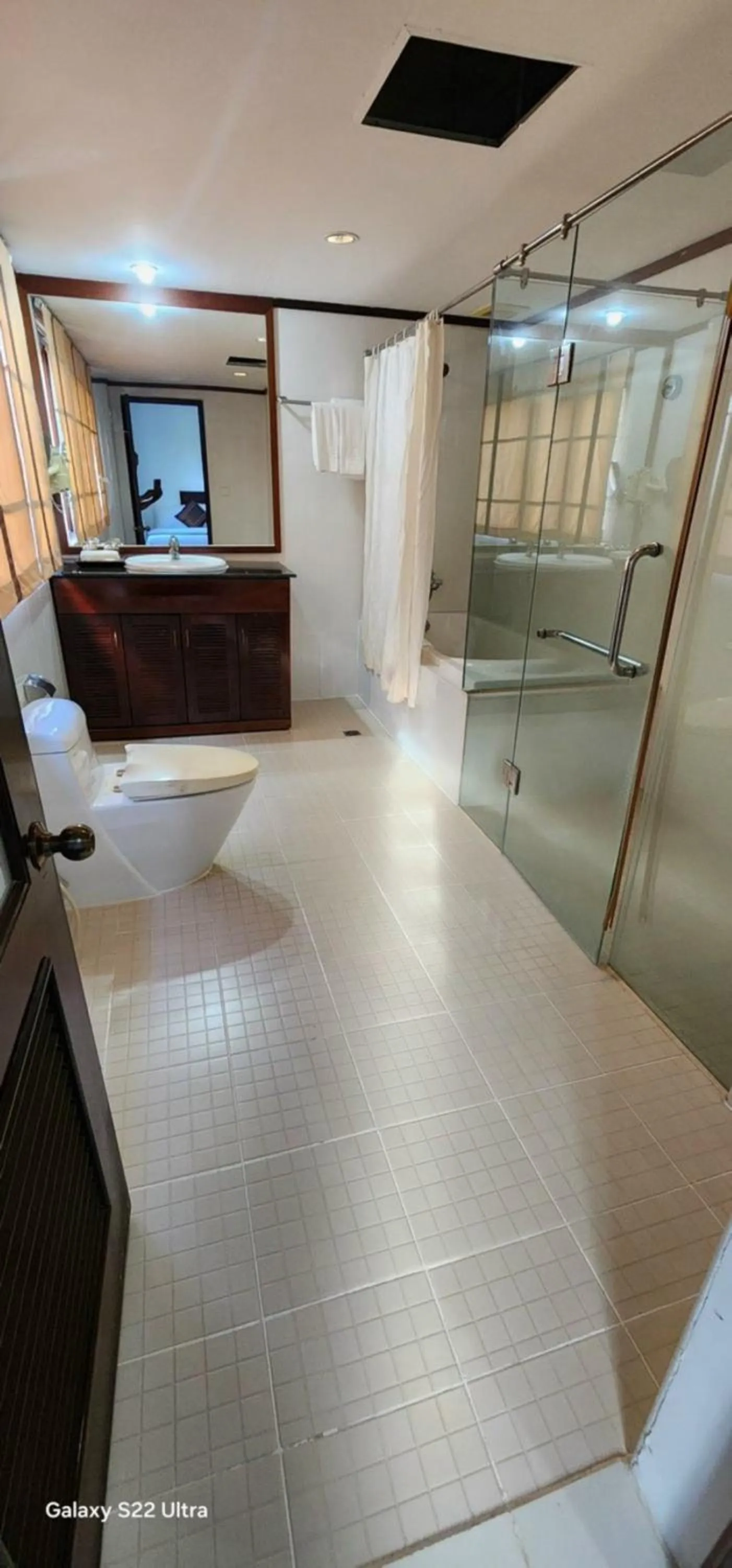 Bathroom in EG Paradise Angkor Villa Hotel