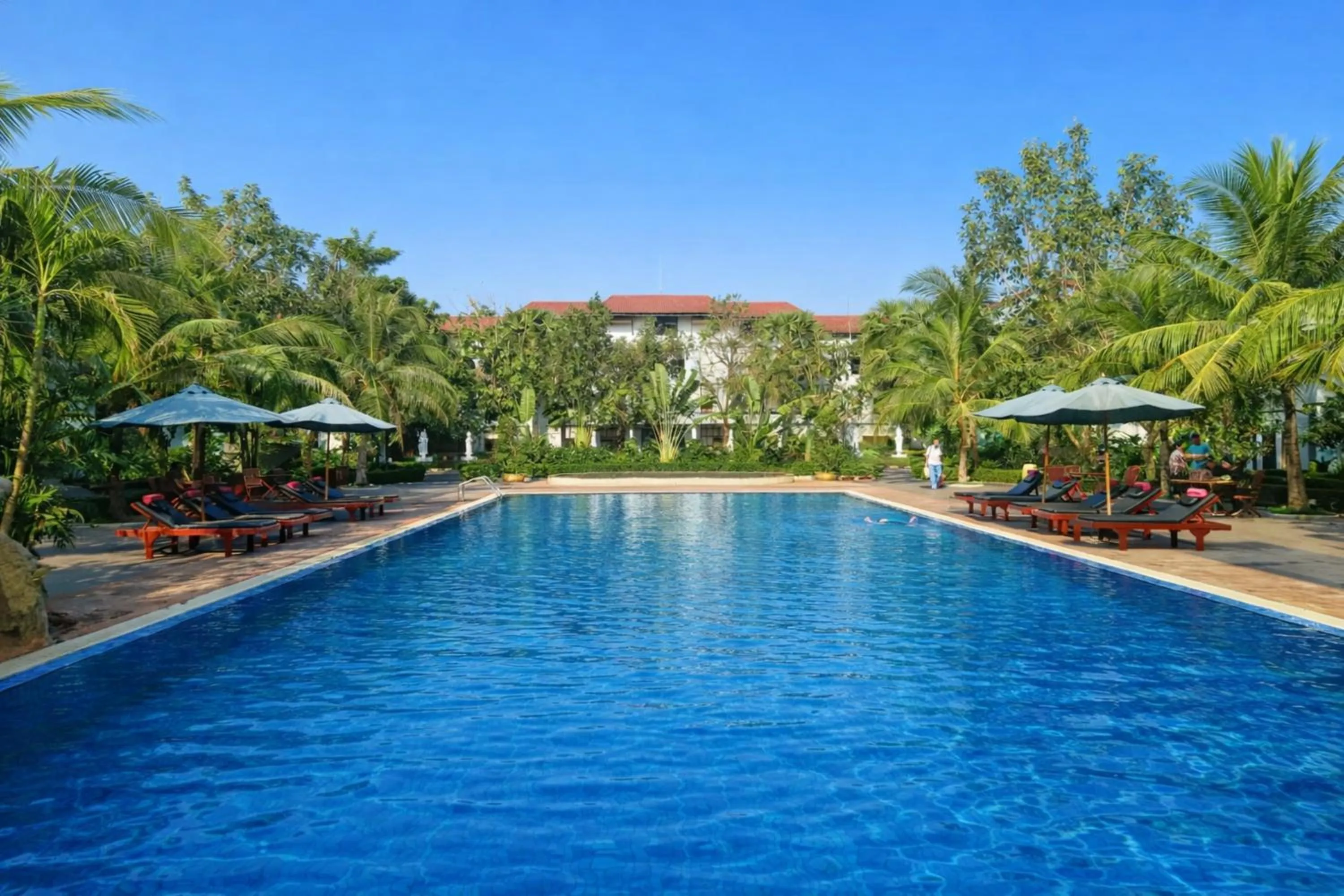 Day in EG Paradise Angkor Villa Hotel