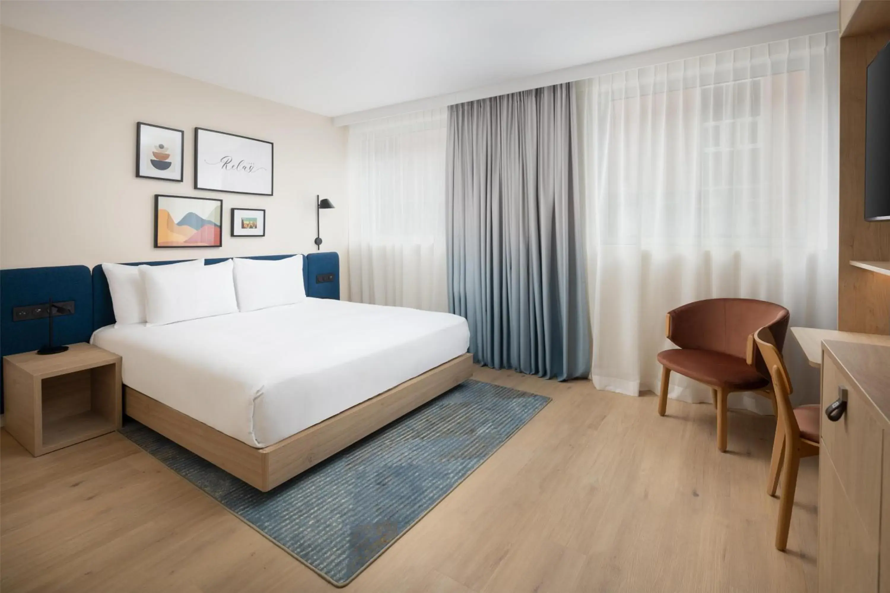 Bed in Hampton By Hilton Paris Charles De Gaulle Airport Bed in Hampton By Hilton Paris Charles De Gaulle Airport