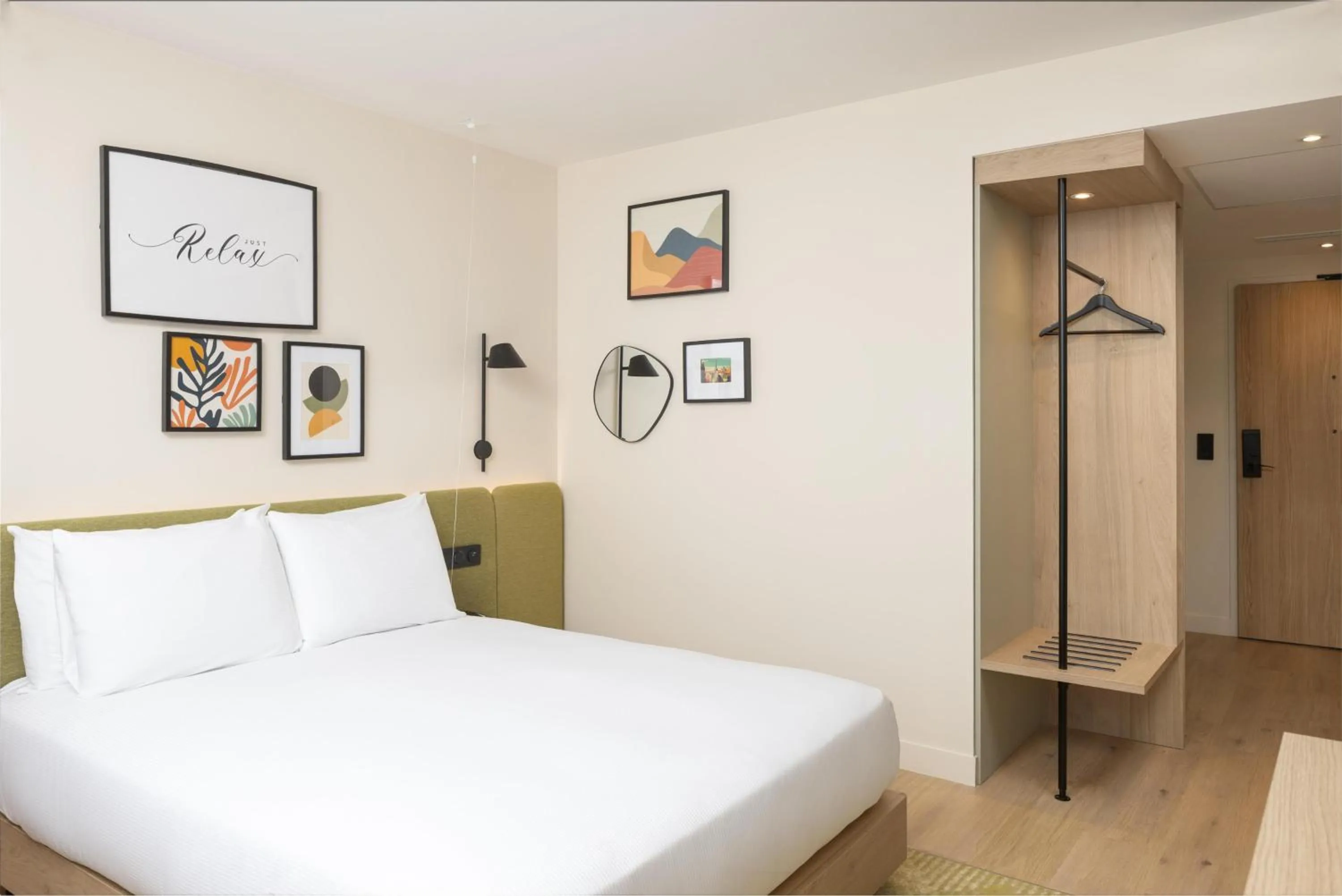 Bed in Hampton By Hilton Paris Charles De Gaulle Airport