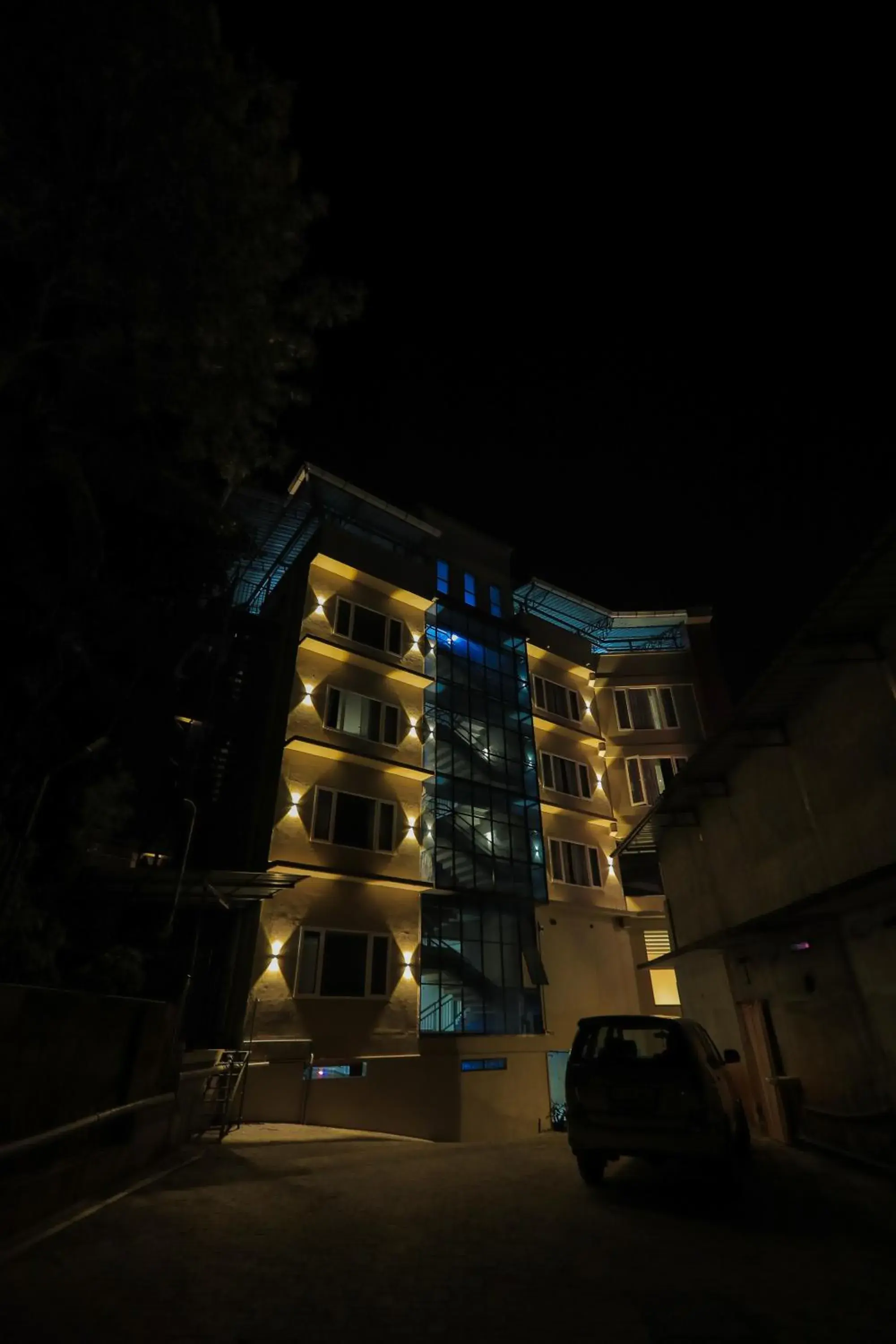 Property building in Mount Land Property building in Mount Land