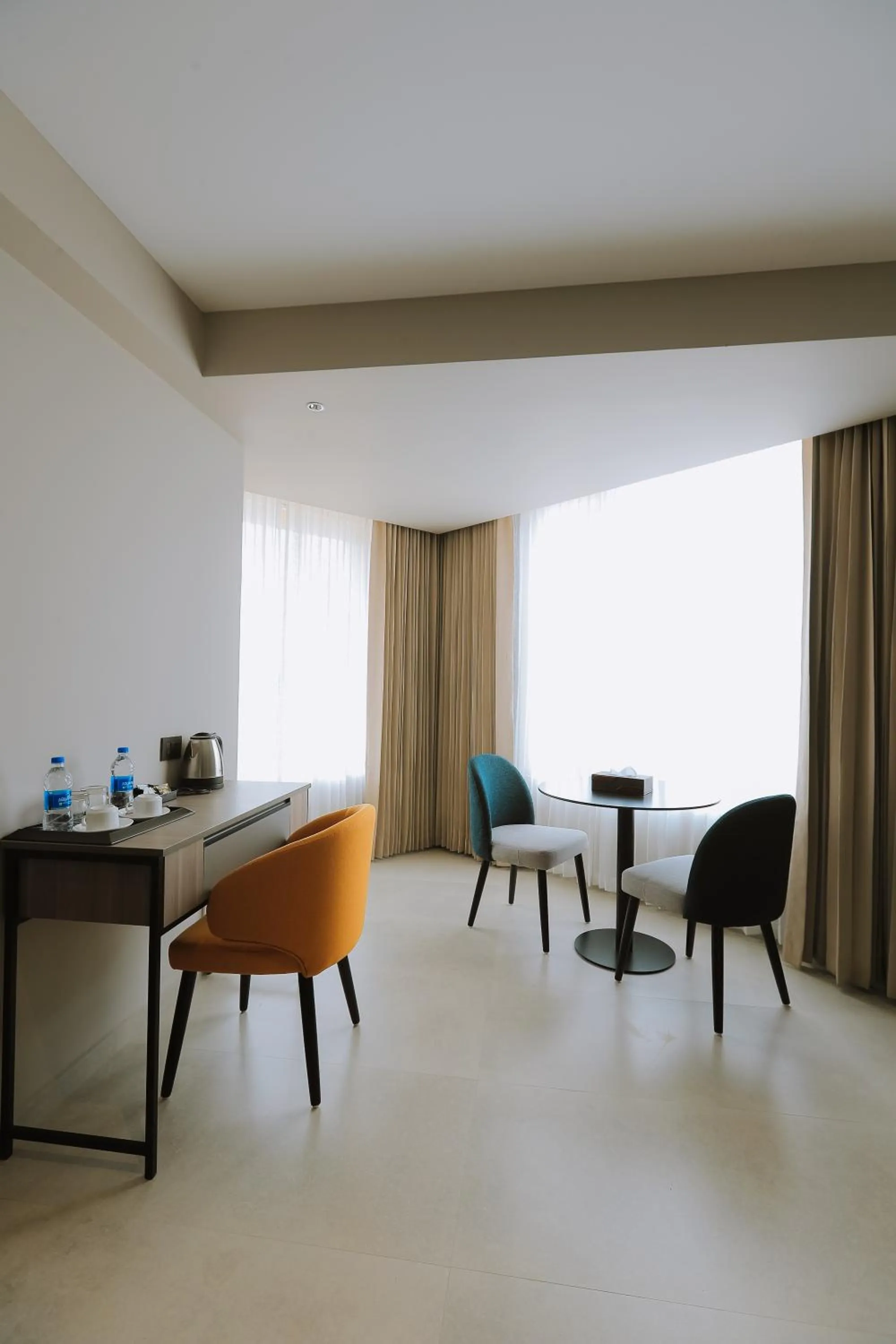 Seating area in Mount Land