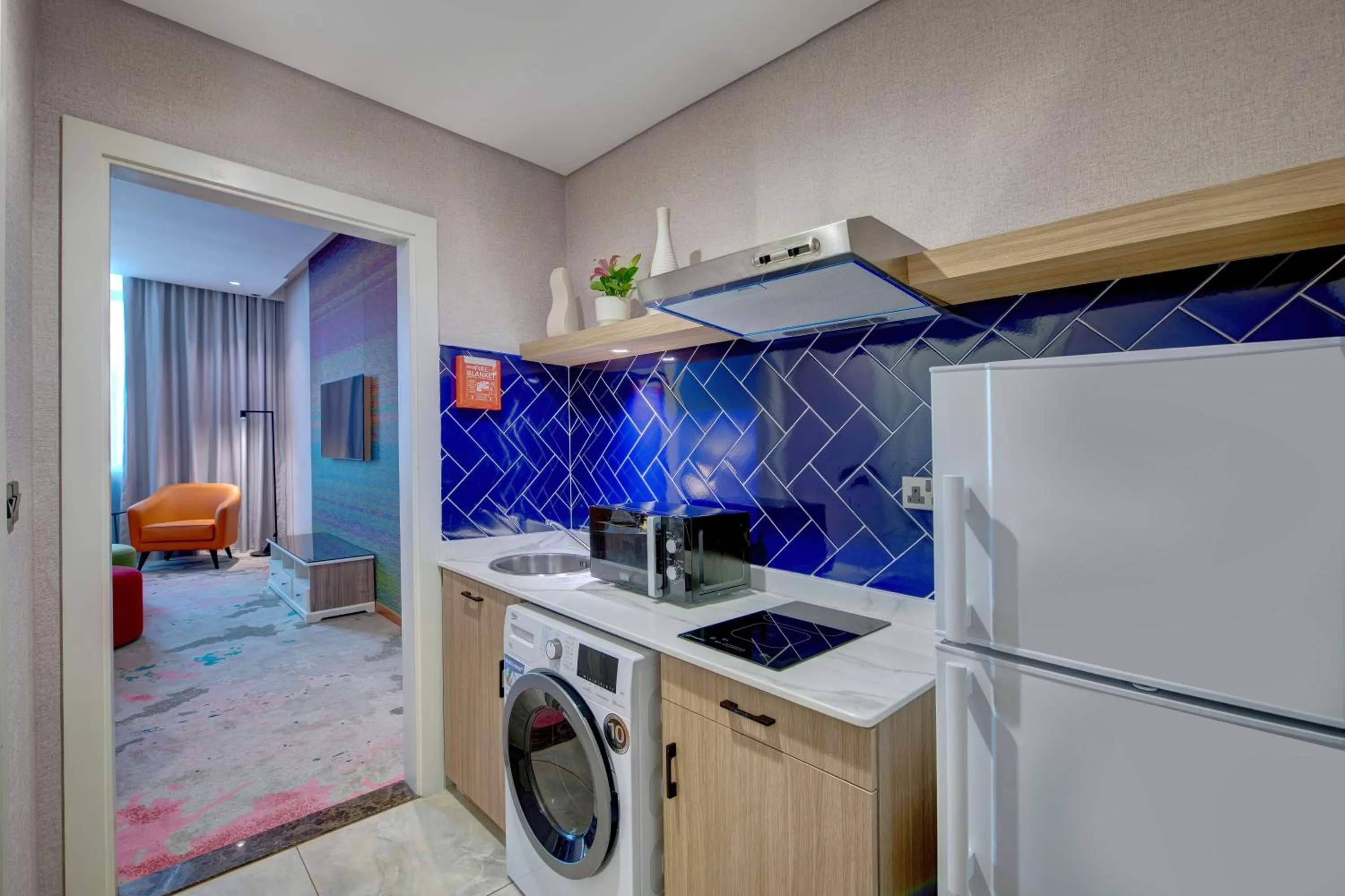 Kitchen or kitchenette in La Quinta by Wyndham Abu Dhabi Al Wahda