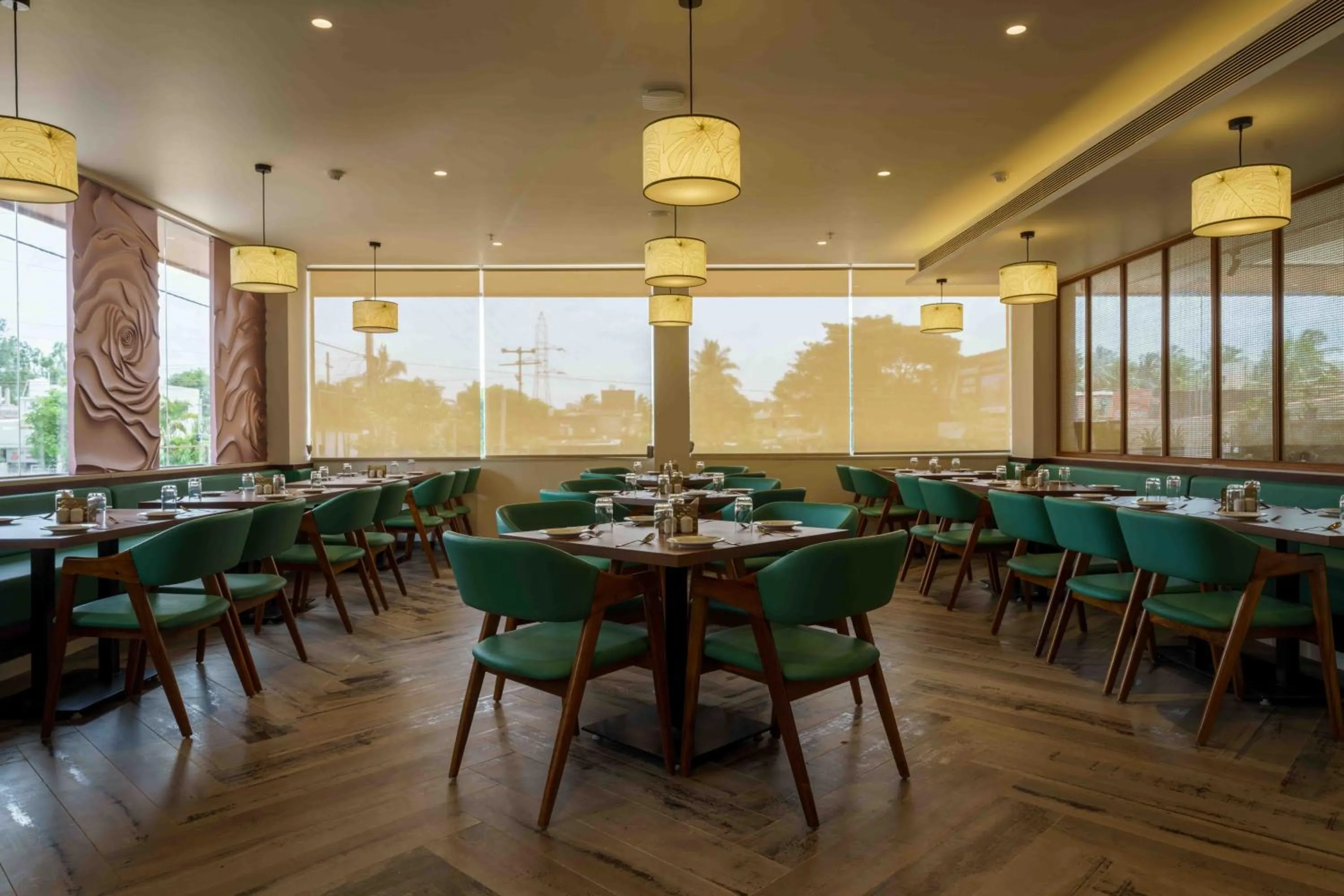 Restaurant/places to eat in O'NEST Elite