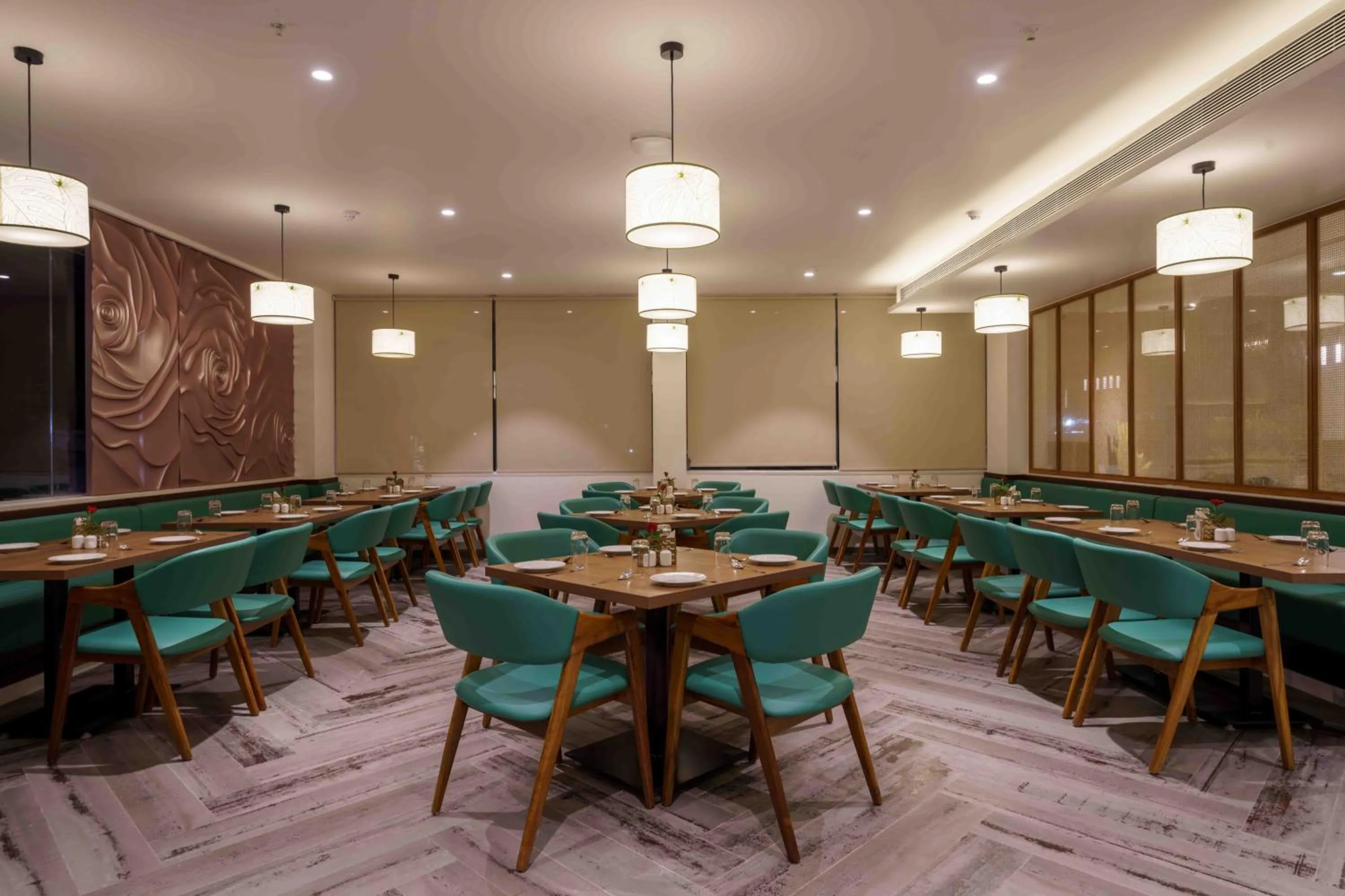 Restaurant/places to eat in O'NEST Elite