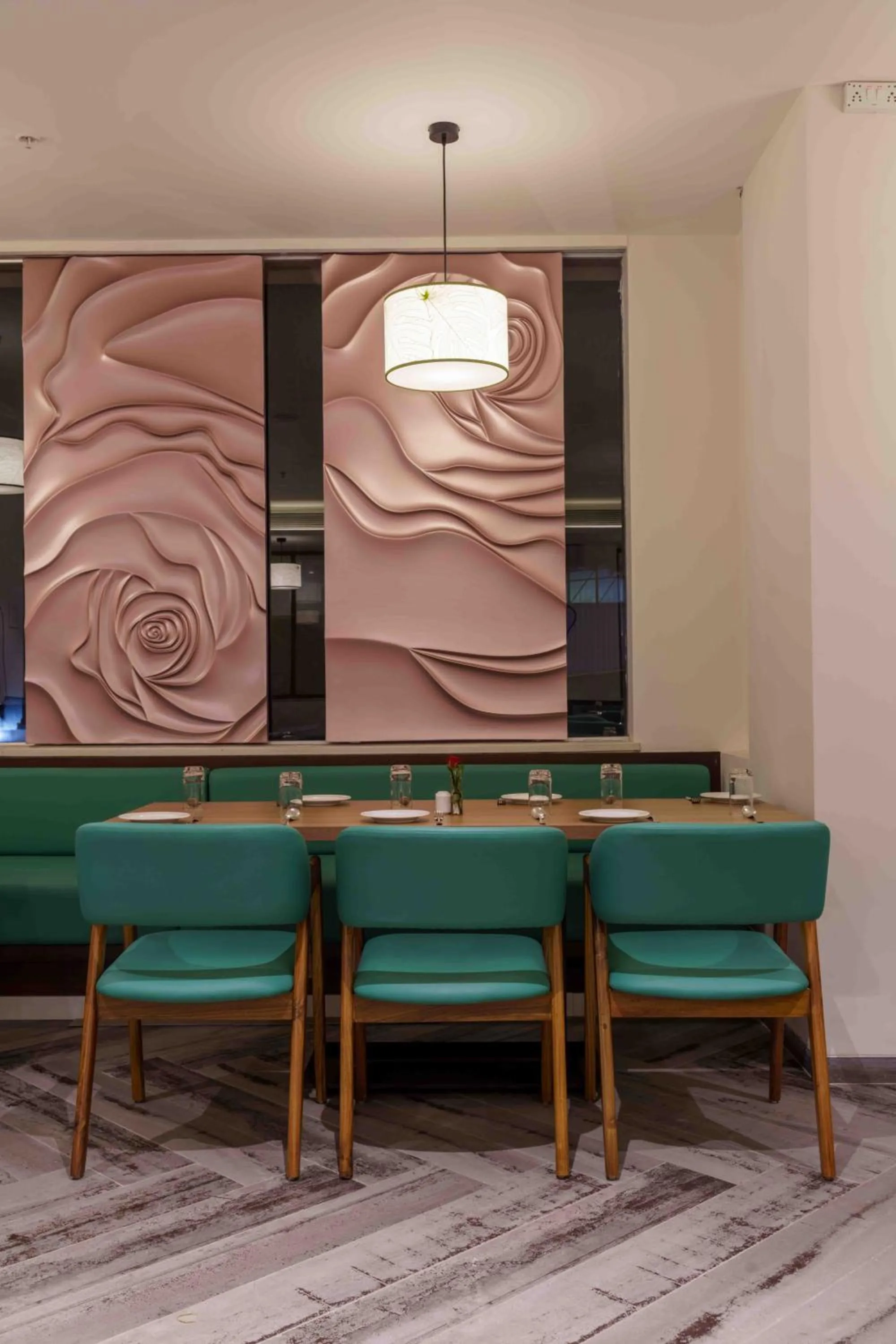 Restaurant/places to eat in O'NEST Elite