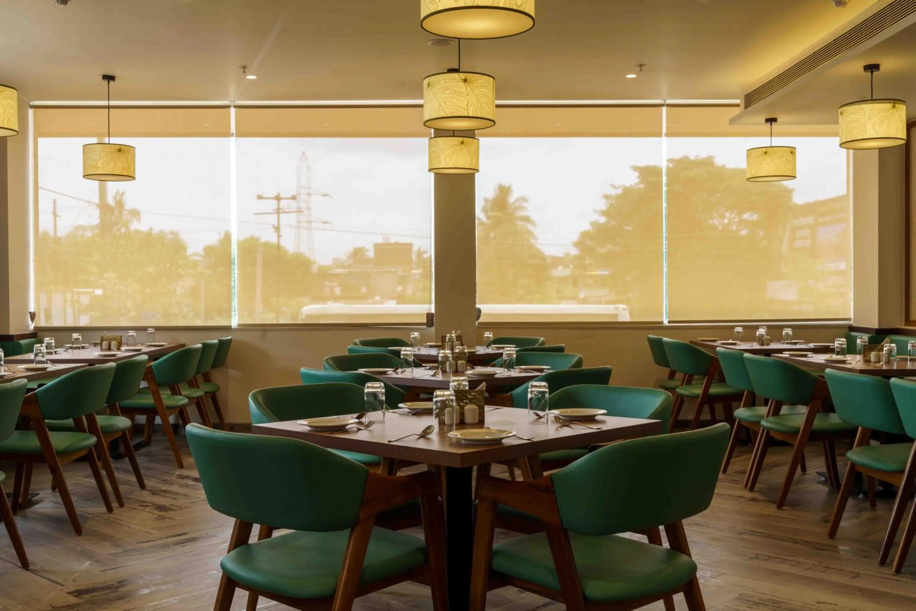 Restaurant/places to eat in O'NEST Elite