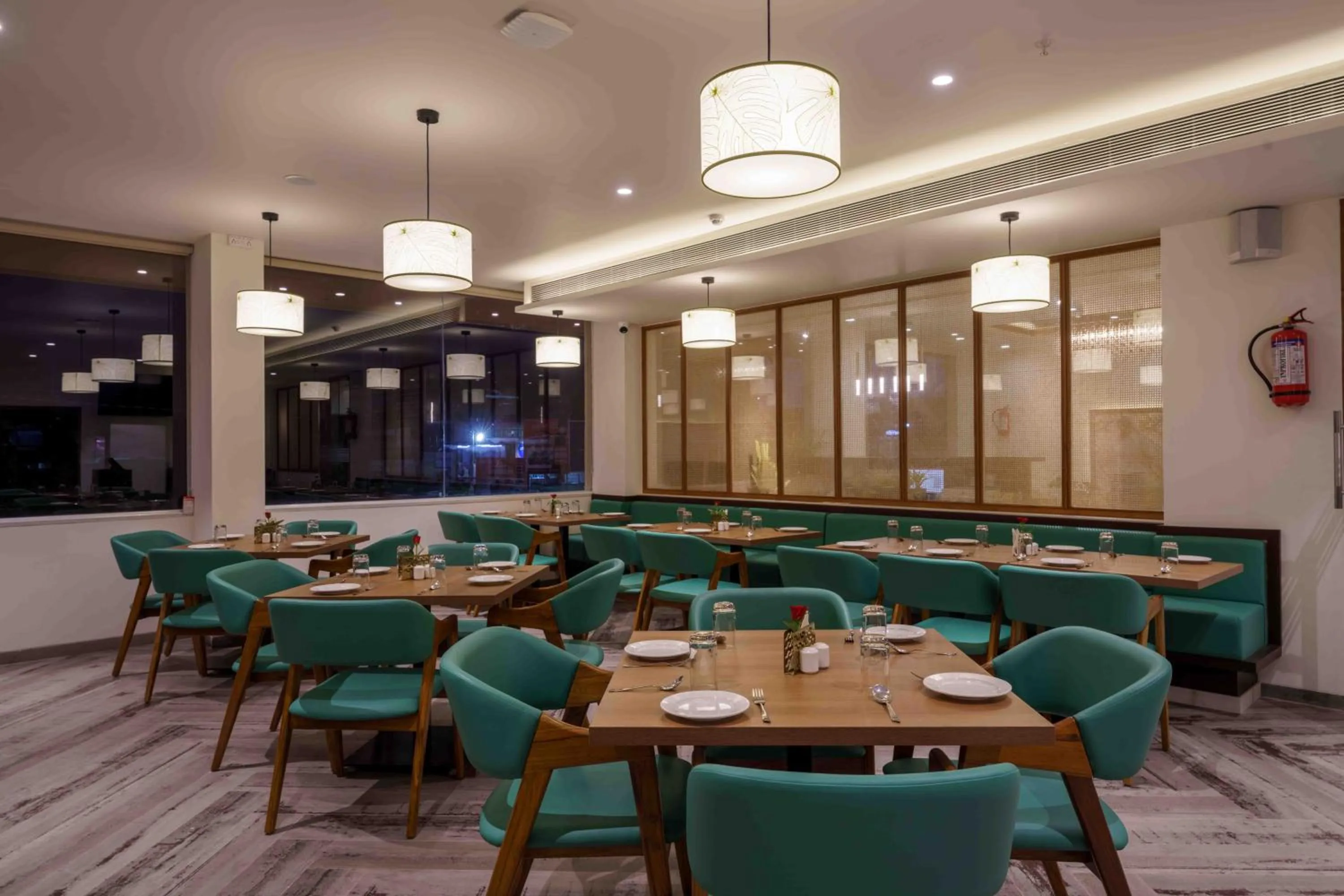 Restaurant/places to eat in O'NEST Elite